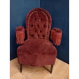 Deep buttoned red velvet armchair {H 107cm x W 76cm x D 56cm }.