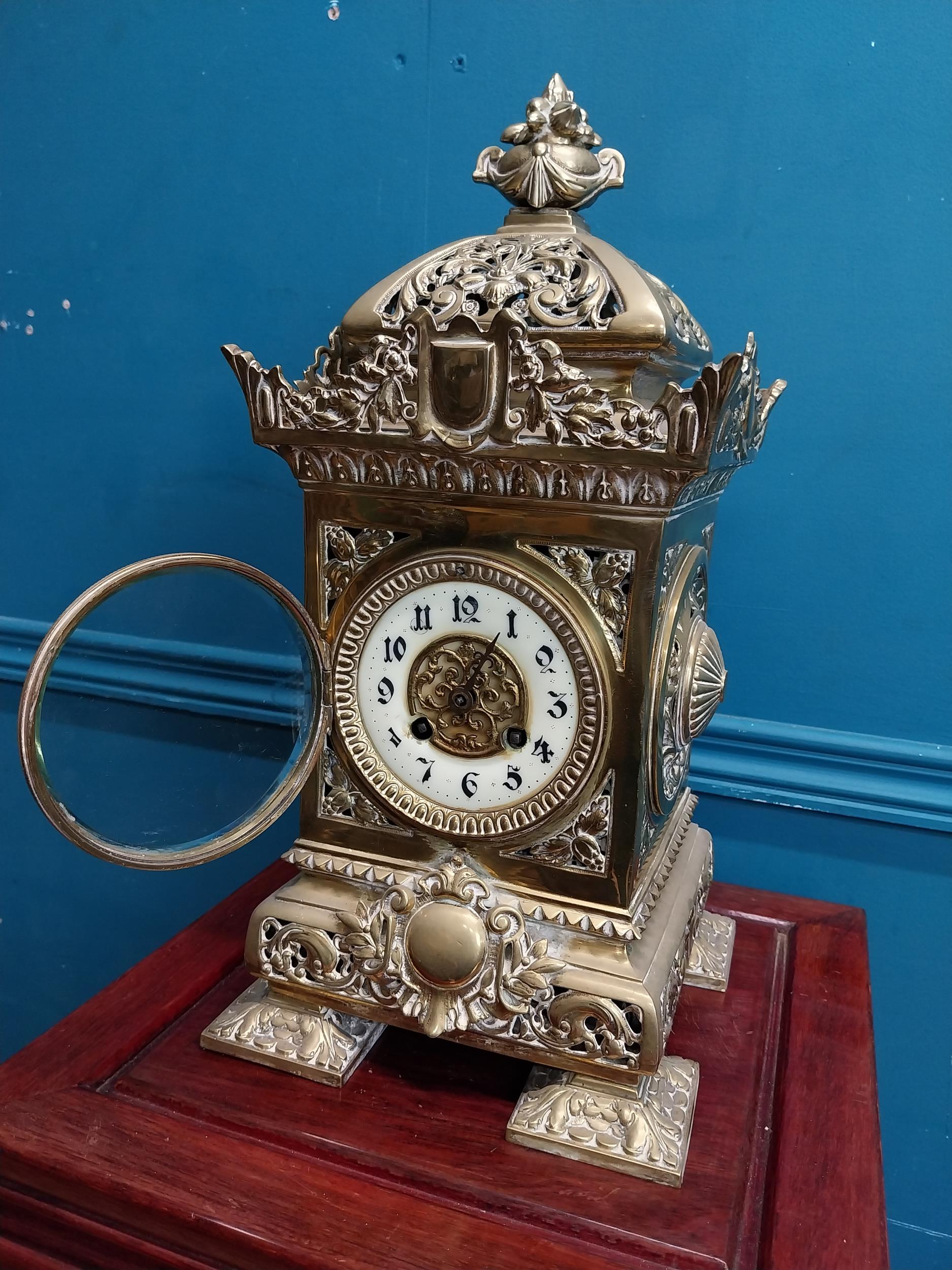 Decorative brass mantle clock in the Victorian style {39 cm H x 19 cm W x 19 cm D}. - Image 6 of 9
