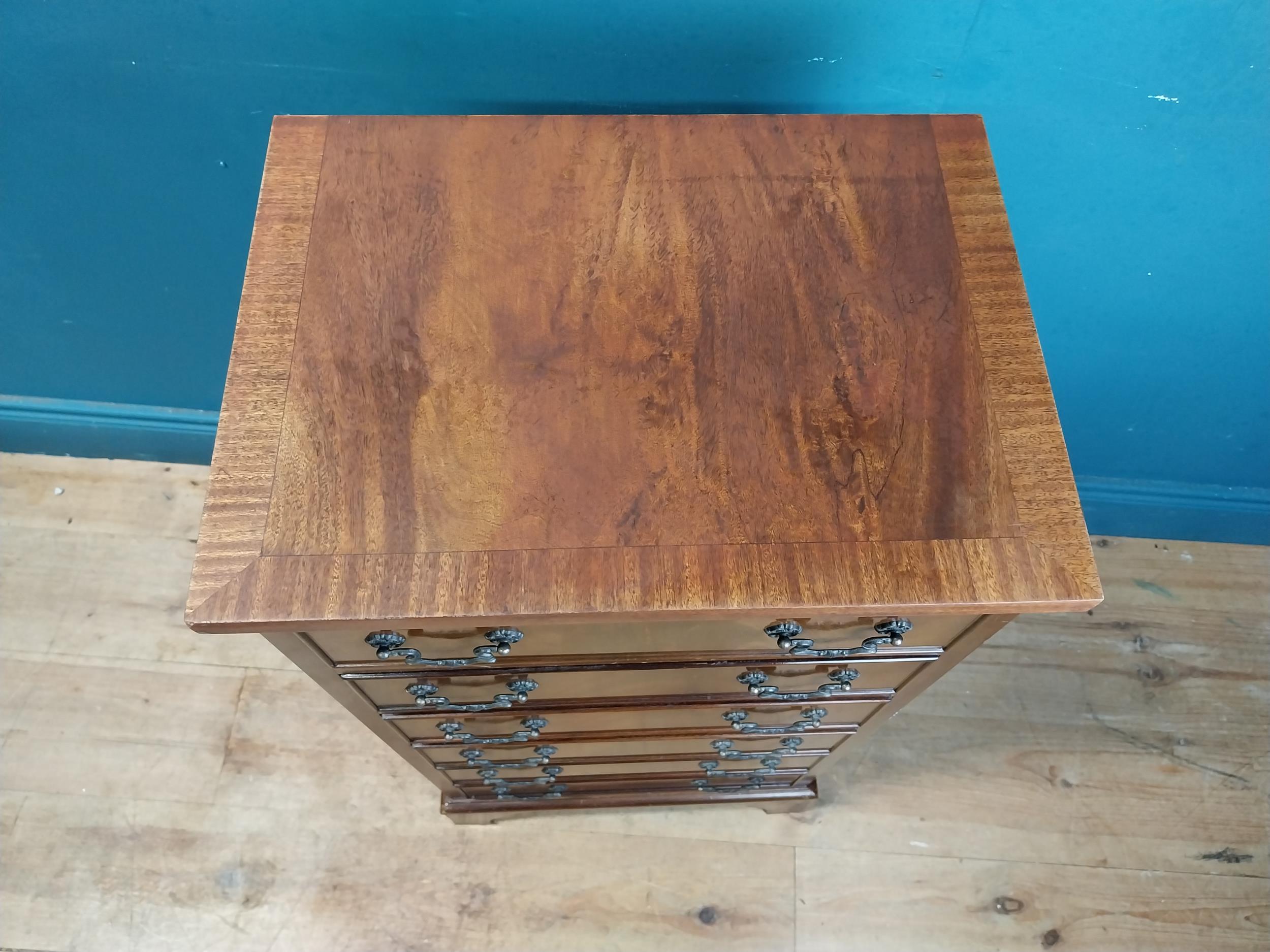 Mahogany chest of drawers with six drawers raised on bracket feet in the Georgian style {87 cm H x - Image 4 of 8