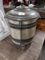 1970s brushed brass lidded coal bucket {40 cm H x 32 cm Dia.}.