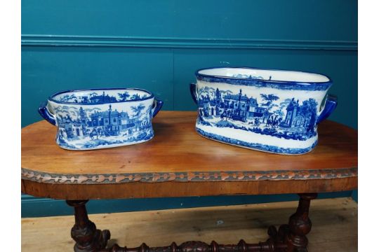 Two ceramic blue and white foot baths {22 cm H x 48 cm W x 30 cm D and 14 cm H x 36 cm W x 22 cm - Image 2 of 6