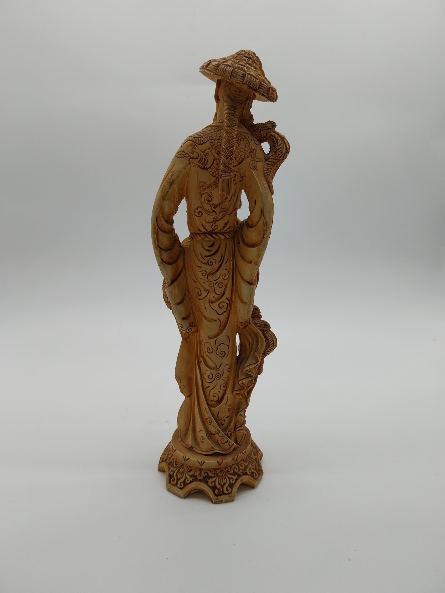 Resin oriental figure of a Man. {37 cm H x 12 cm W x 11 cm D}. - Image 4 of 5