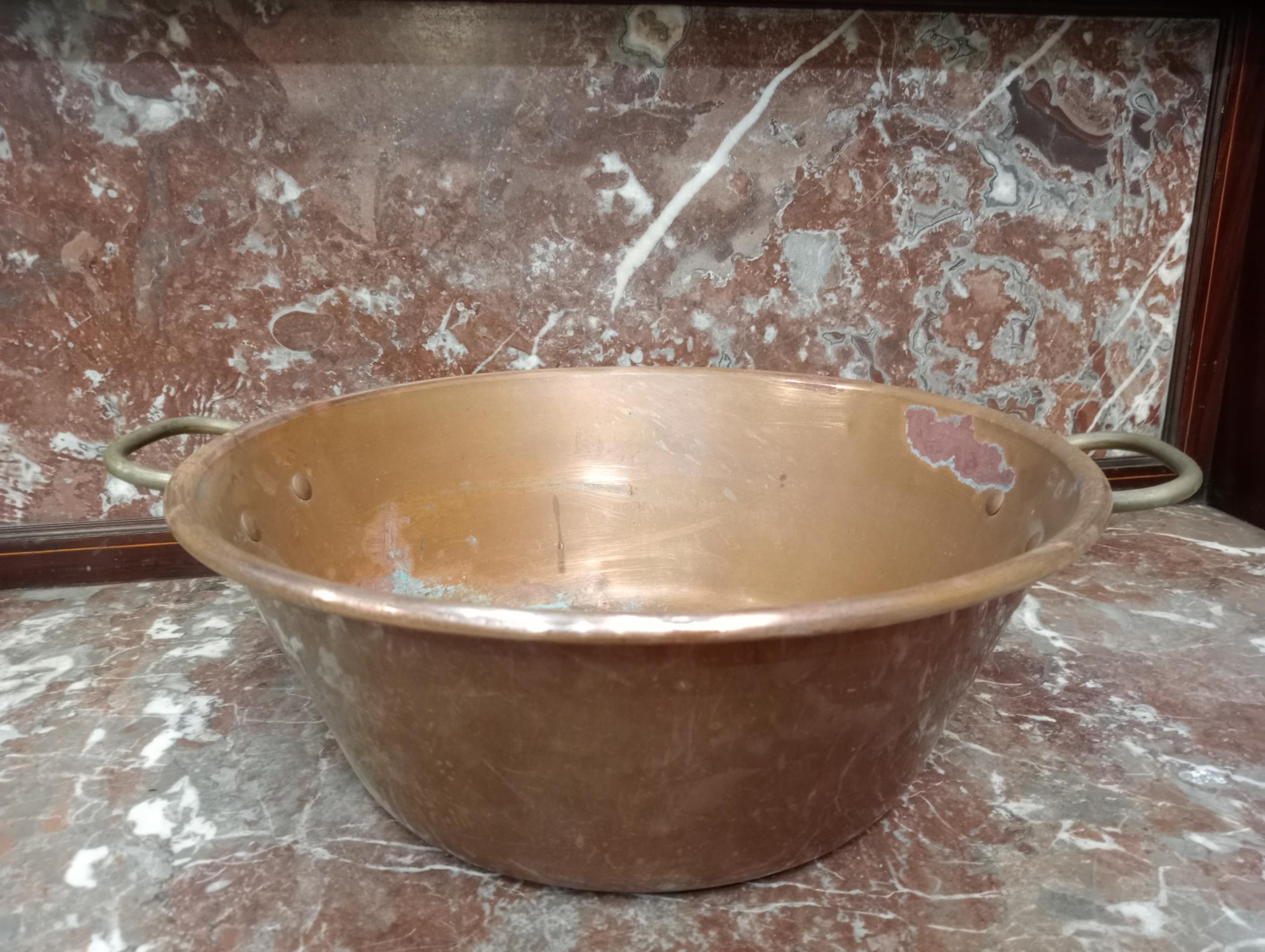 Copper preserving pan with brass handles {H 14cm x W 43cm x D 36cm }. - Image 2 of 3