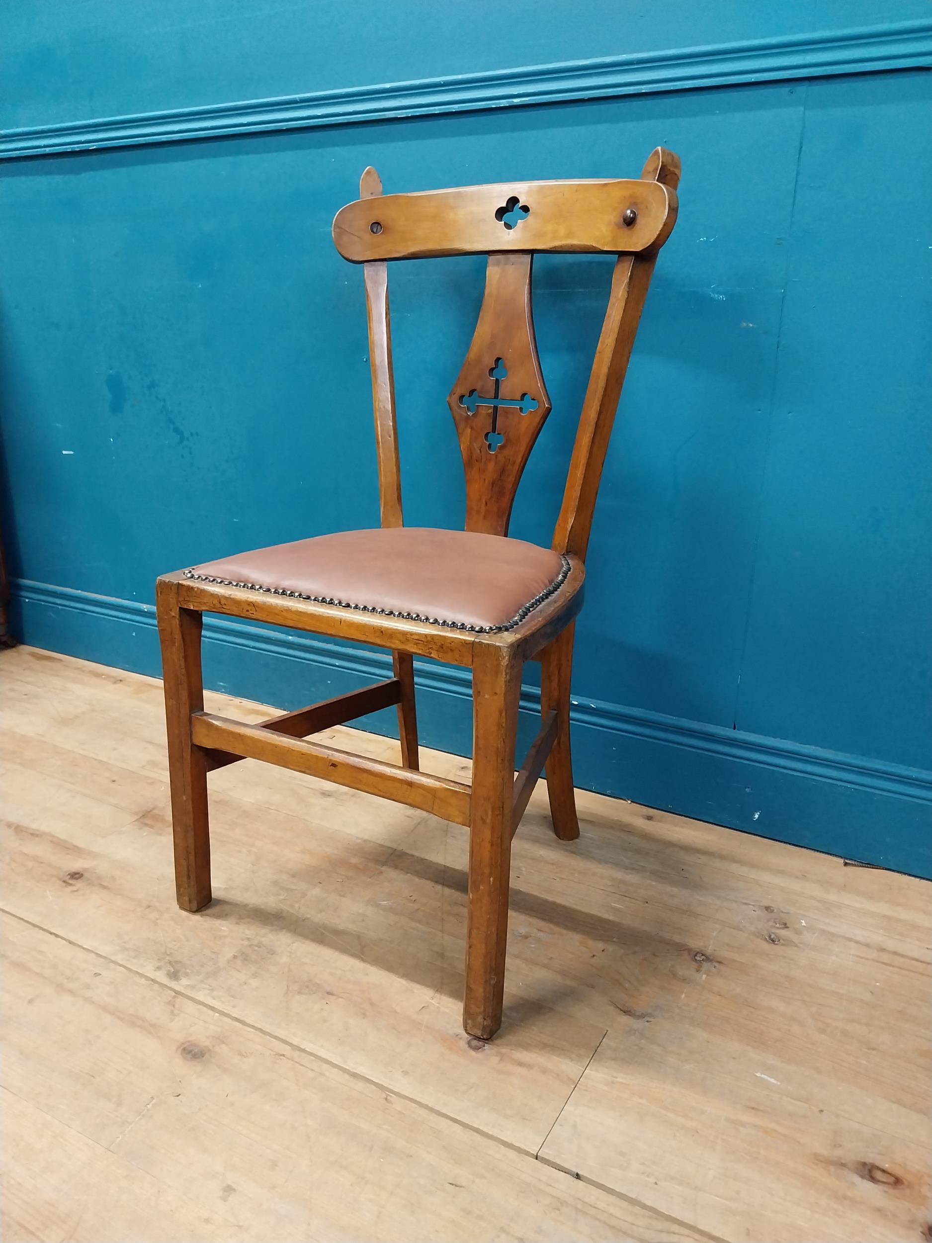 1930s oak side chair with leather upholstered seat {90 cm H x 44 cm W x 40 cm D}. - Image 3 of 6