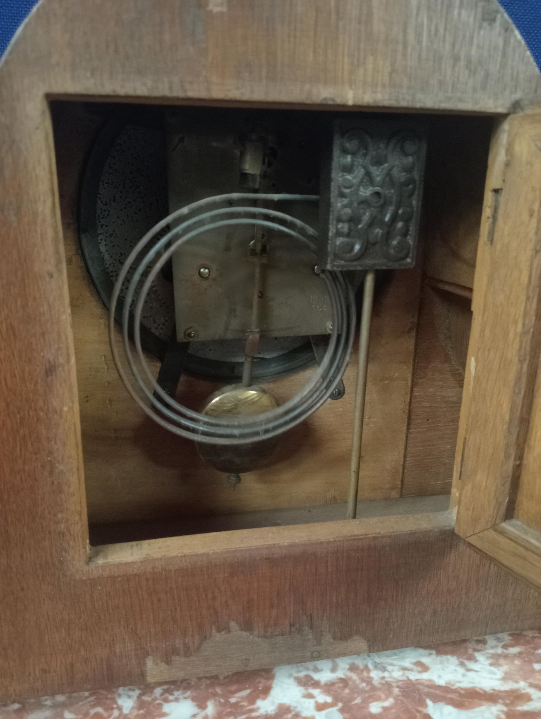 Oak mantel clock {H 30cm x W 54cm x D 15cm }. - Image 4 of 5