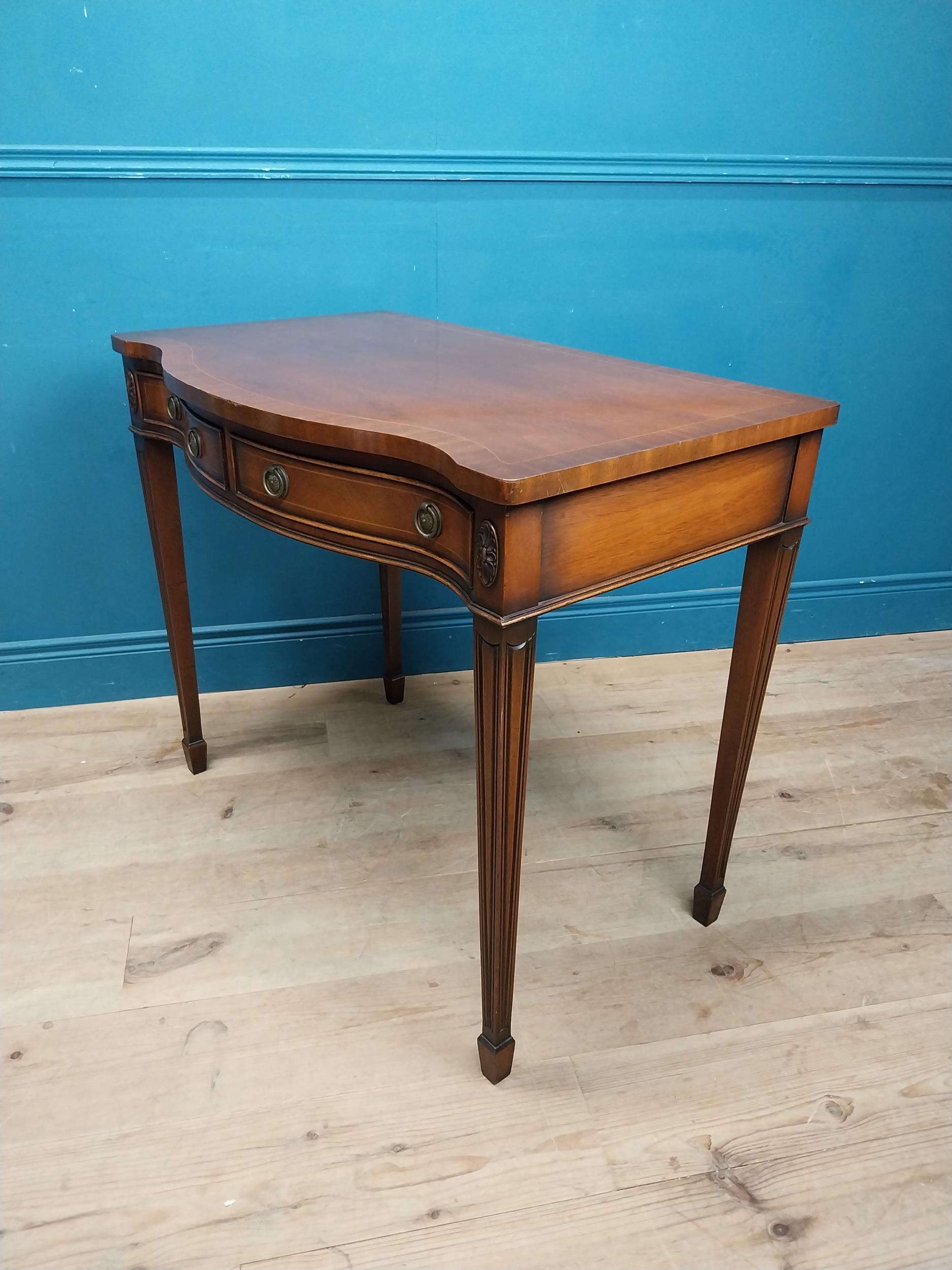 Mahogany and satinwood side table with serpentine front and two drawers in frieze raised on - Image 6 of 6