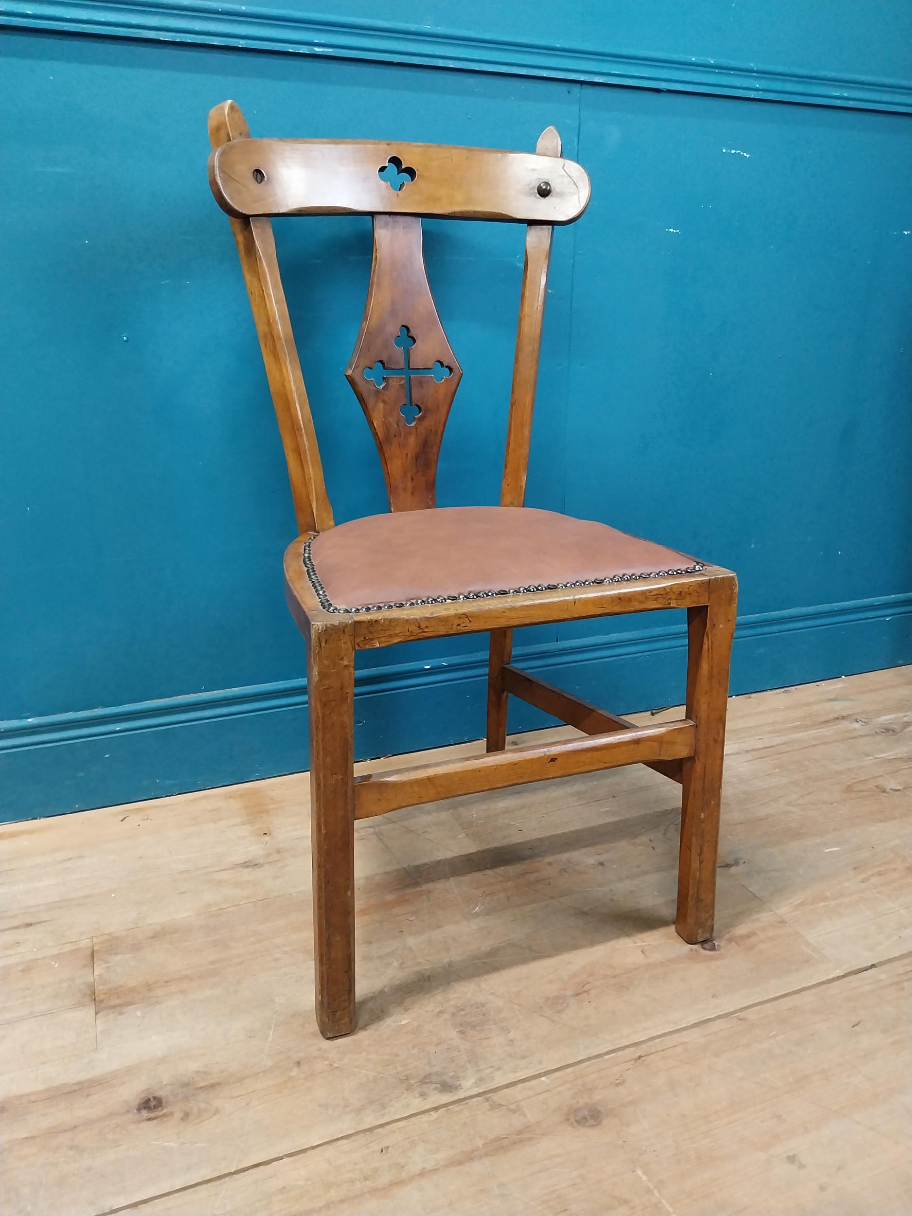 1930s oak side chair with leather upholstered seat {90 cm H x 44 cm W x 40 cm D}. - Image 2 of 6
