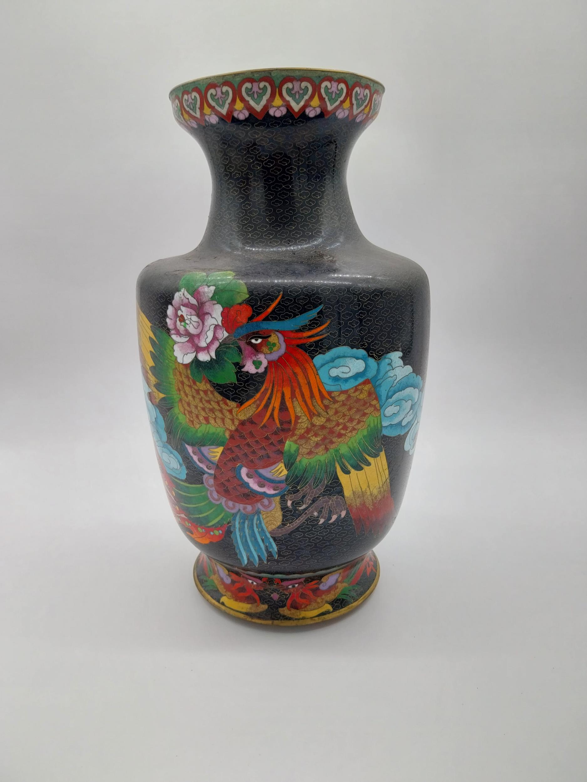 Decorative cloisonne vase decorated with cockerels. {39 cm H x 22 cm Dia.}. - Image 5 of 9