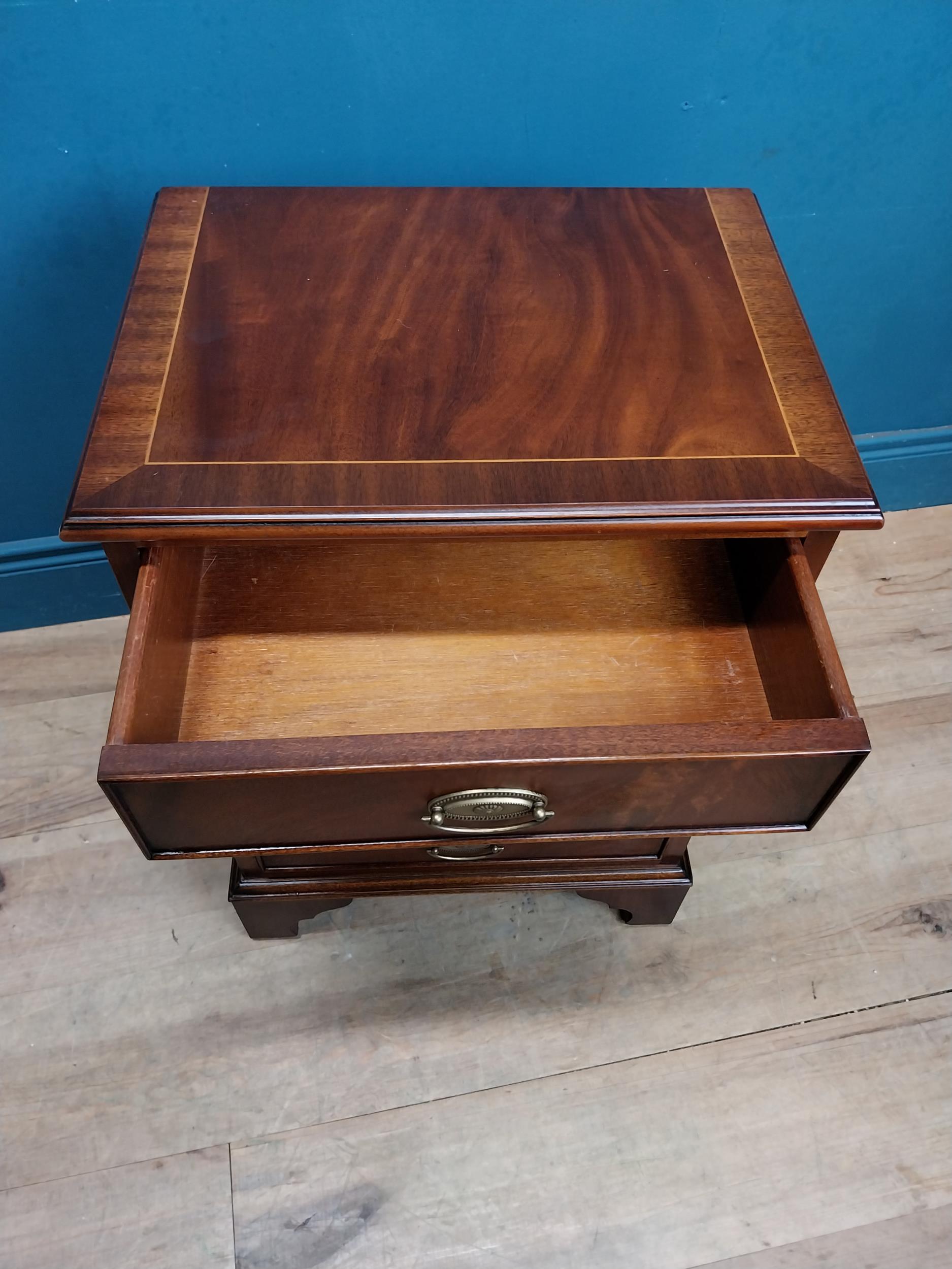 Good quality mahogany chest of drawers of neat proportions raised on bracket feet. {64 cm H x 45 - Image 5 of 6