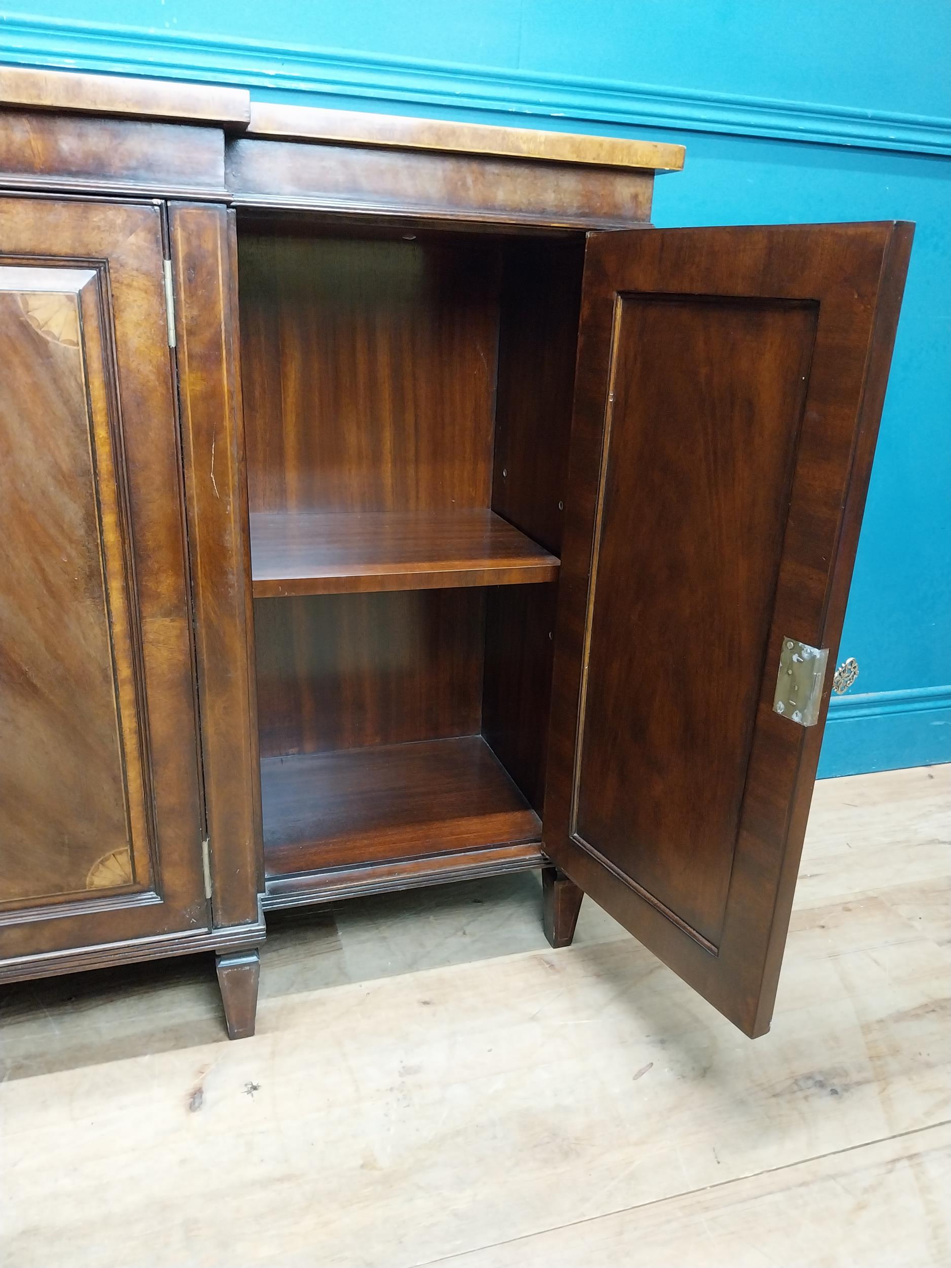 Good quality mahogany and satinwood side cabinet in the Regency style with four doors on short - Image 8 of 10