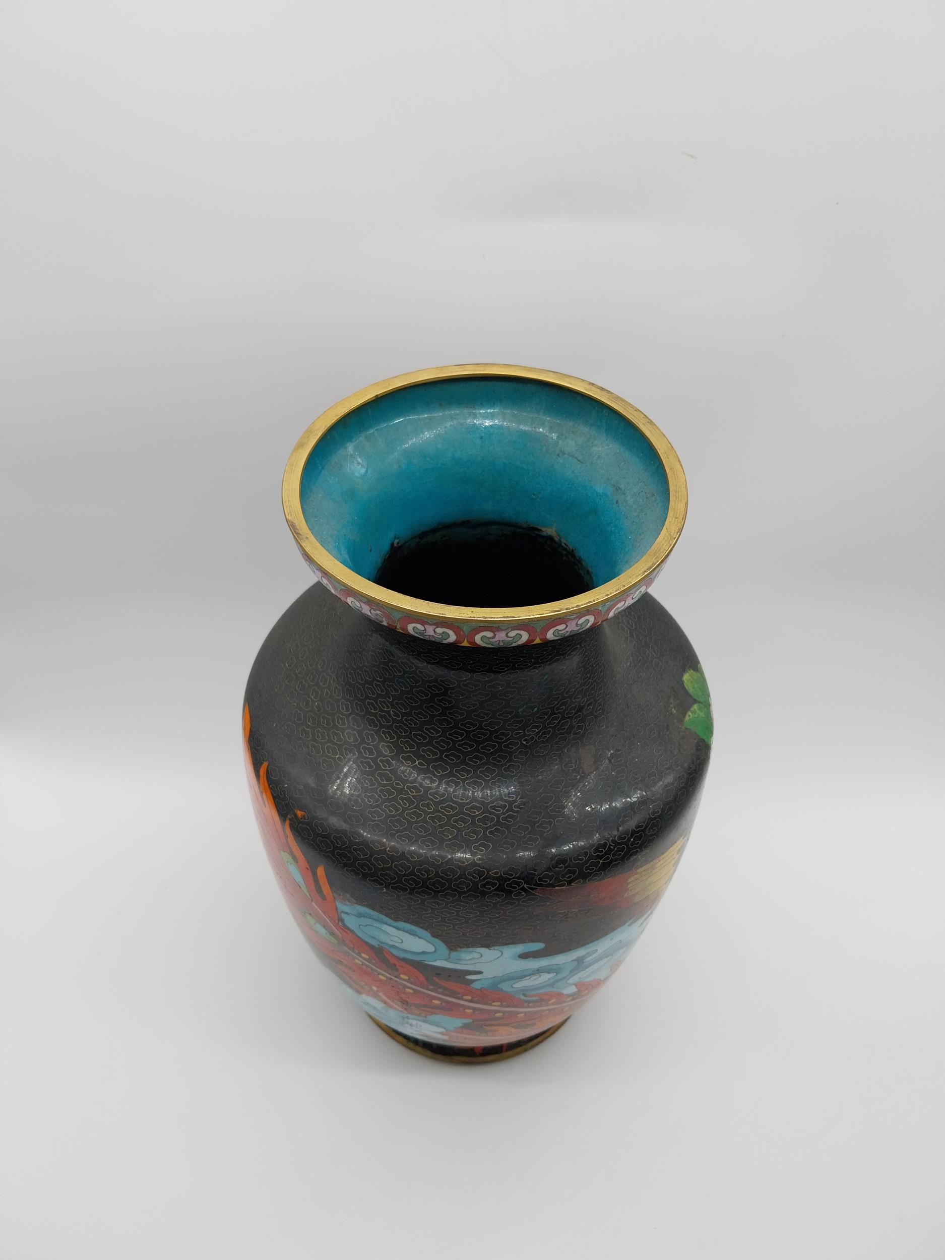 Decorative cloisonne vase decorated with cockerels. {39 cm H x 22 cm Dia.}. - Image 4 of 9