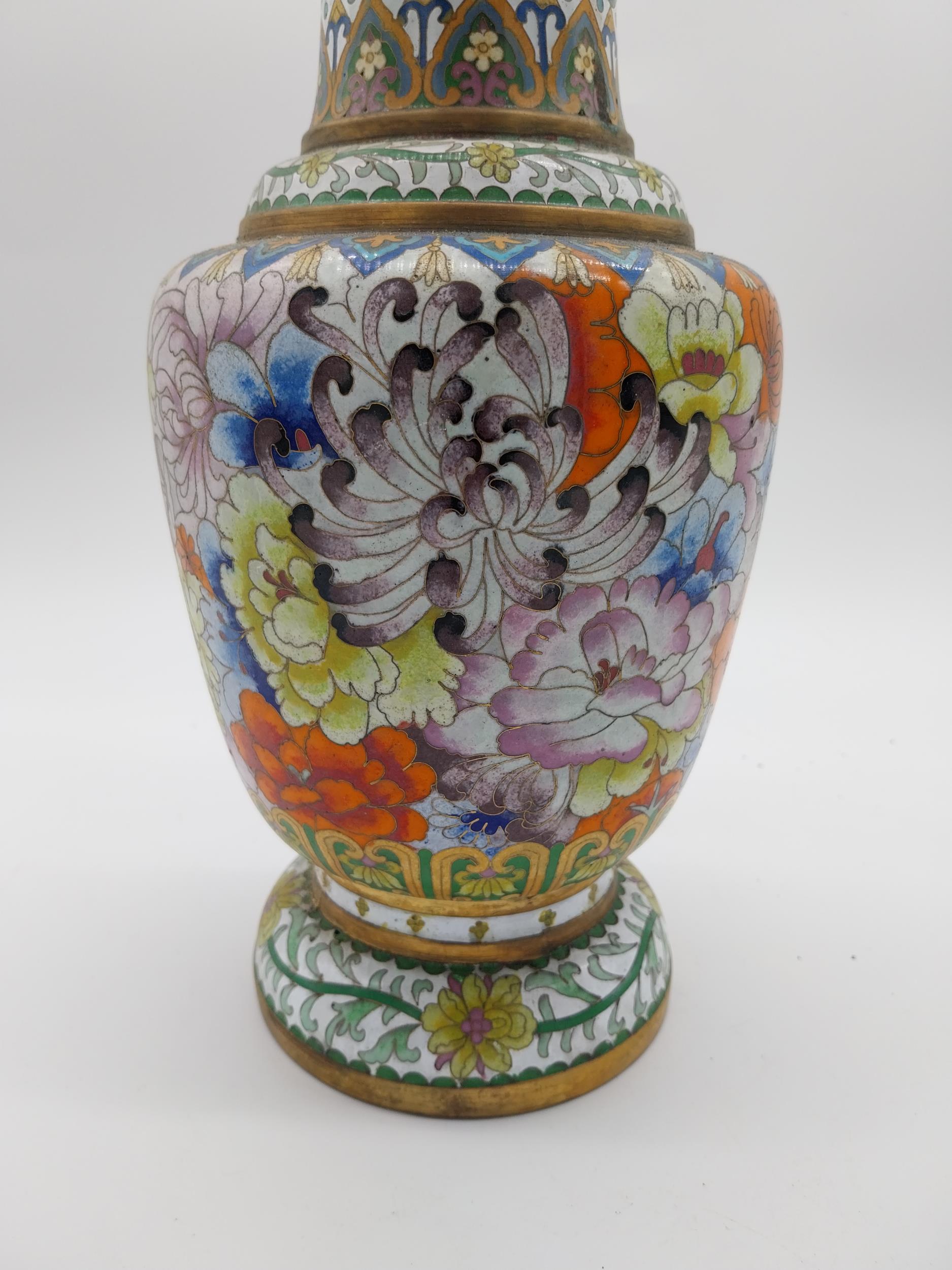 Decorative oriental cloisonne vase. {32 cm H x 15 cm Dia.}. - Image 6 of 6