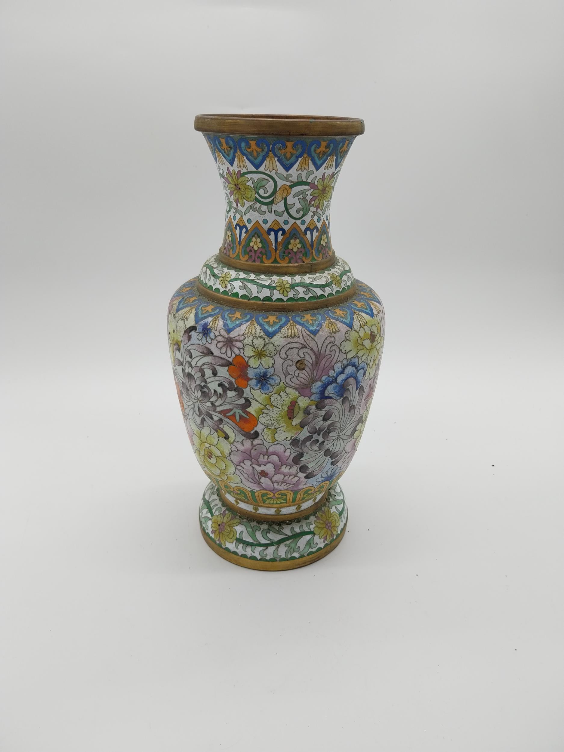 Decorative oriental cloisonne vase. {32 cm H x 15 cm Dia.}. - Image 2 of 6