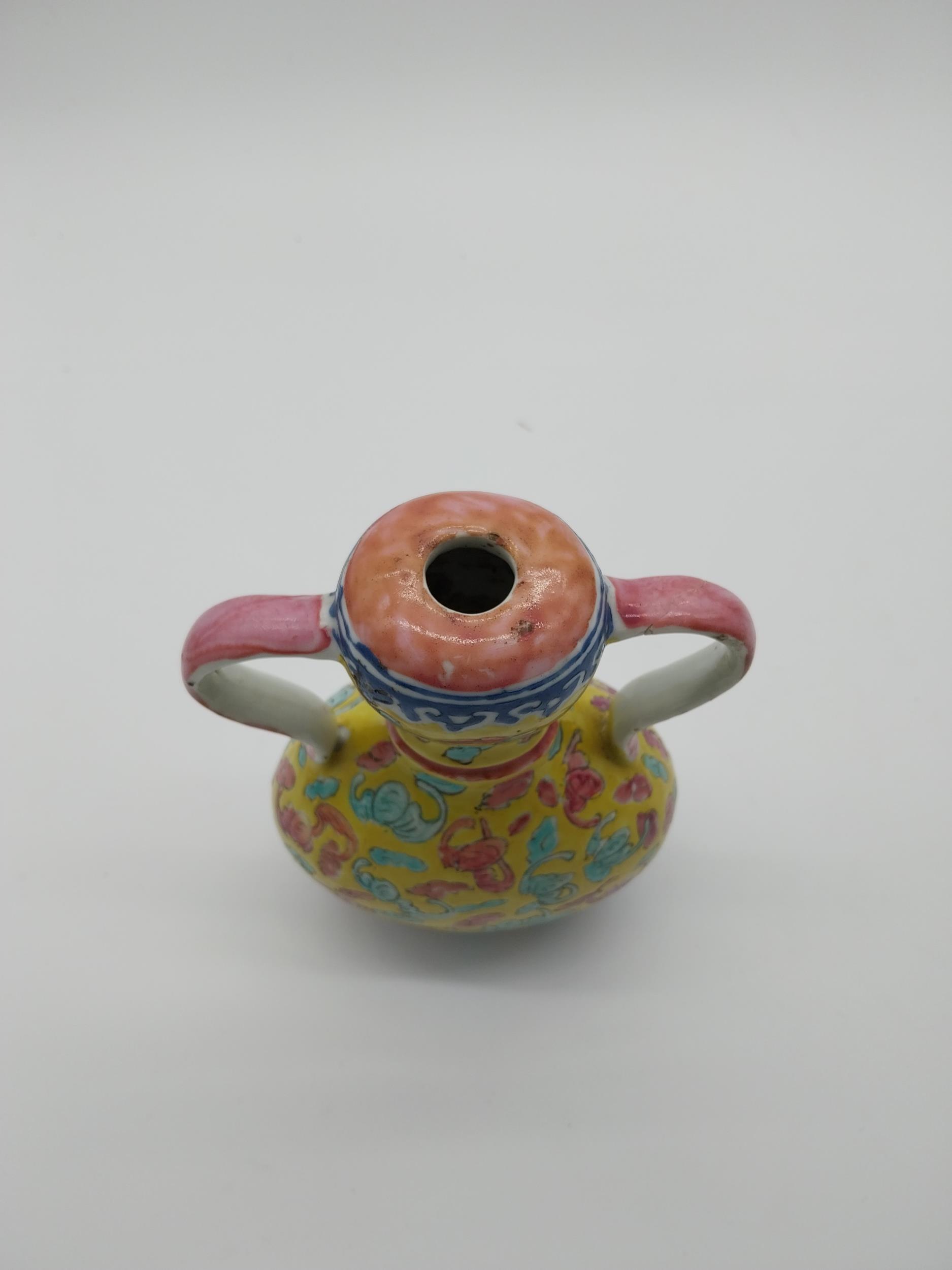 Chinese ceramic two handled vase. {20 cm H x 14 cm W x 8 cm D}. - Image 4 of 5