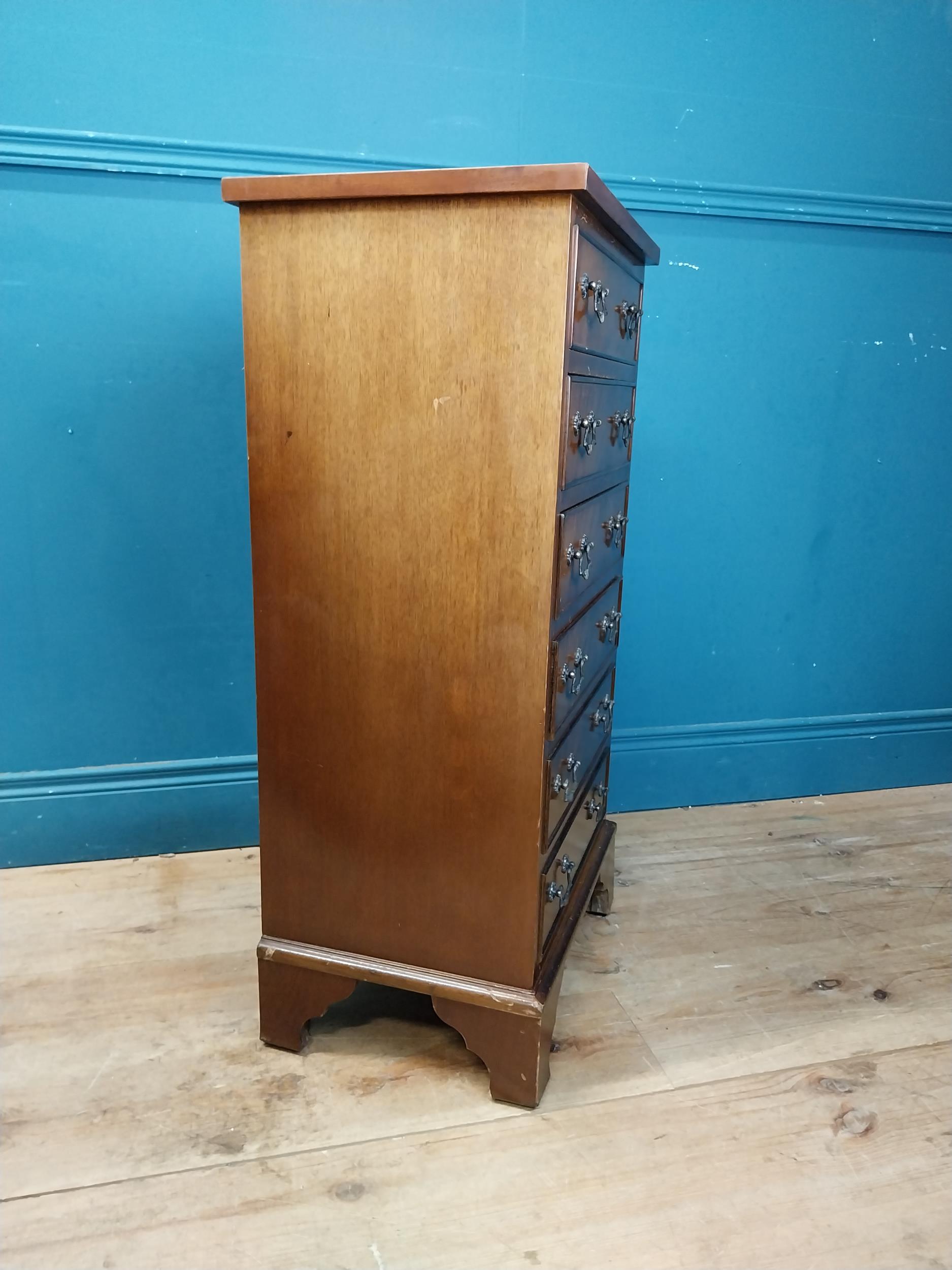 Mahogany chest of drawers with six drawers raised on bracket feet in the Georgian style {87 cm H x - Image 6 of 8