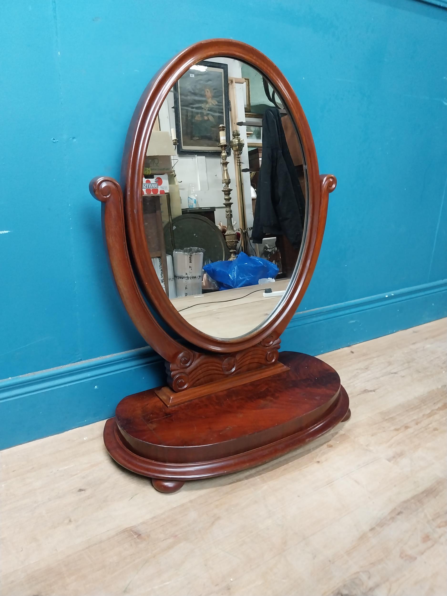 19th C. oval mahogany dressing table mirror. {78 cm H x 57 cm W x 88 cm D}. - Image 4 of 5