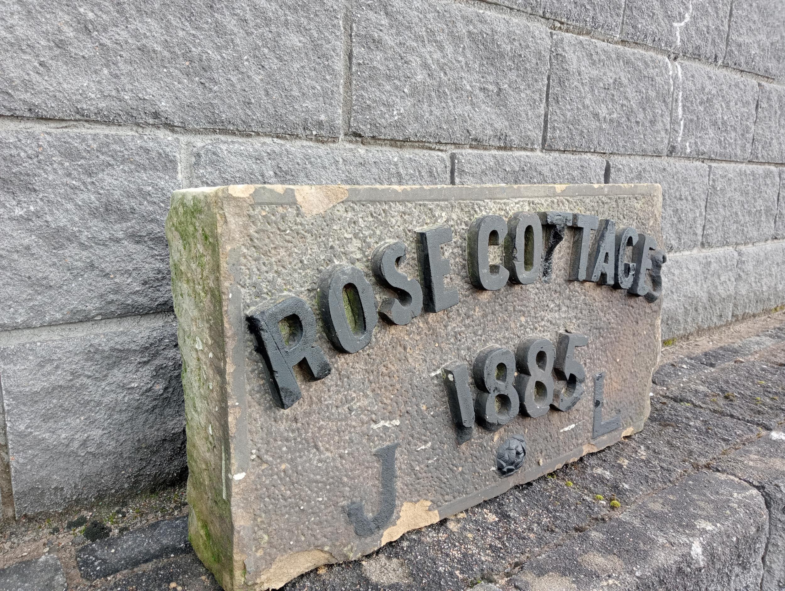 Sandstone name plaque - Rose cottages 1885 {H 40cm x W 80cm x D 18cm }. (NOT AVAILABLE TO VIEW IN - Bild 3 aus 3