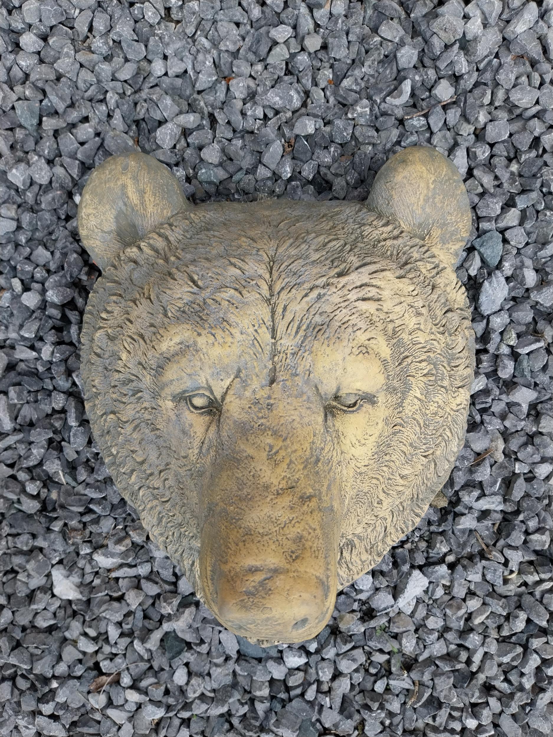 Moulded sandstone wall mounted Bear head plaque {33 cm H x 28 cm W x 26 cm D}. - Bild 3 aus 5