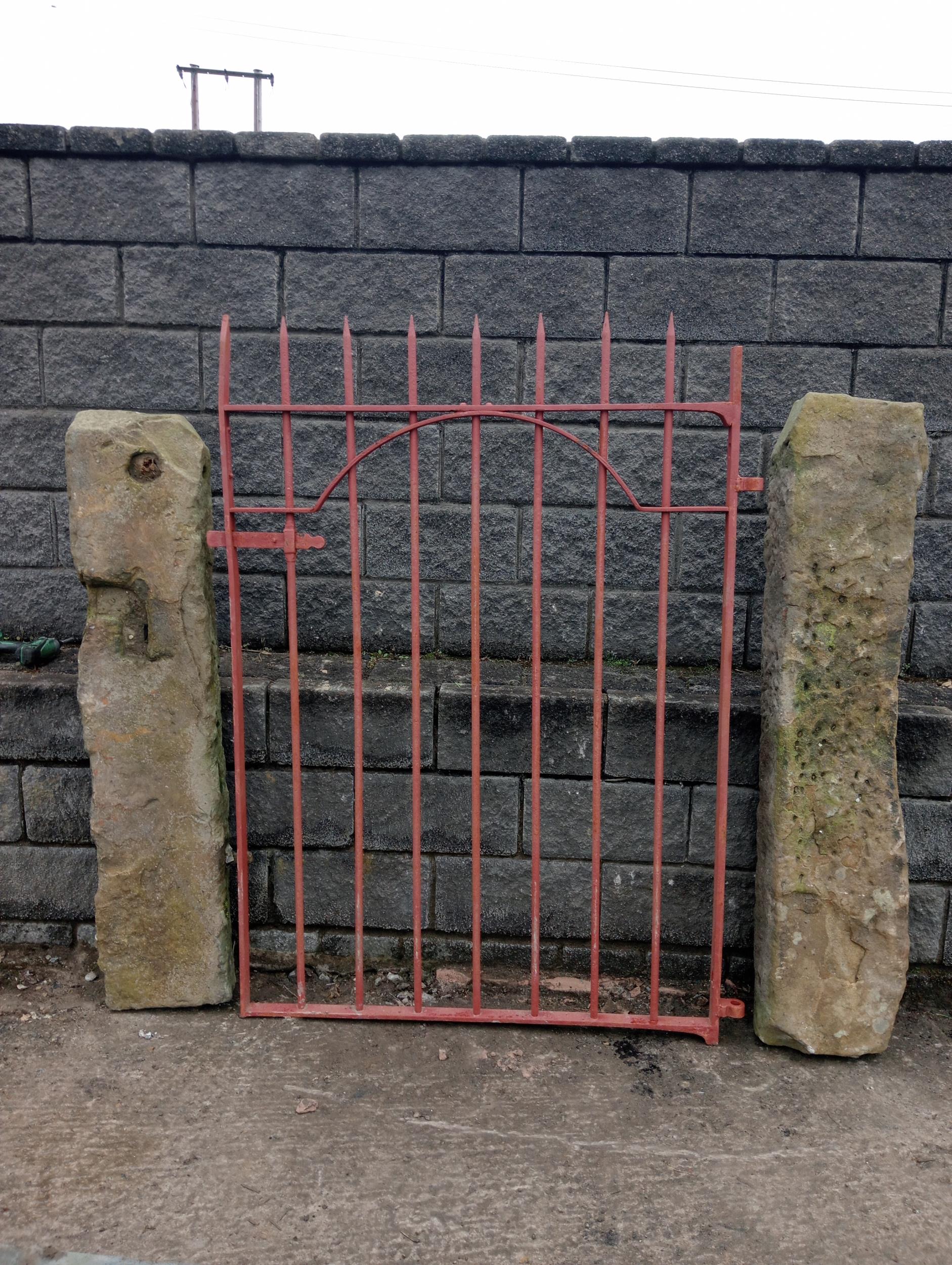 Pair of sandstone field gateposts {H 142cm x W 33cm x D 15cm }. (NOT AVAILABLE TO VIEW IN PERSON) - Bild 2 aus 3