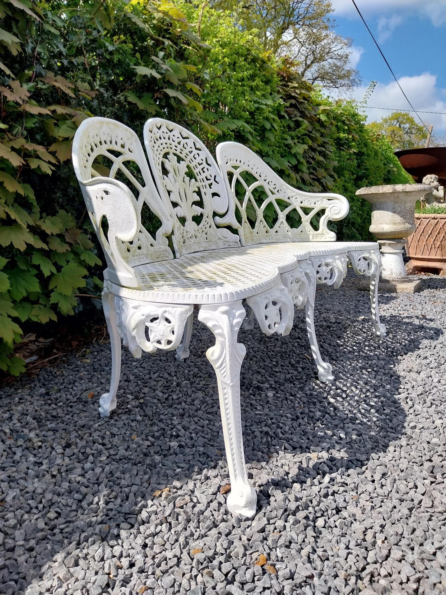 Cast aluminium three seater garden bench in the Coalbrookdale style {82 cm H x 133 cm W x 44 cm - Image 3 of 8