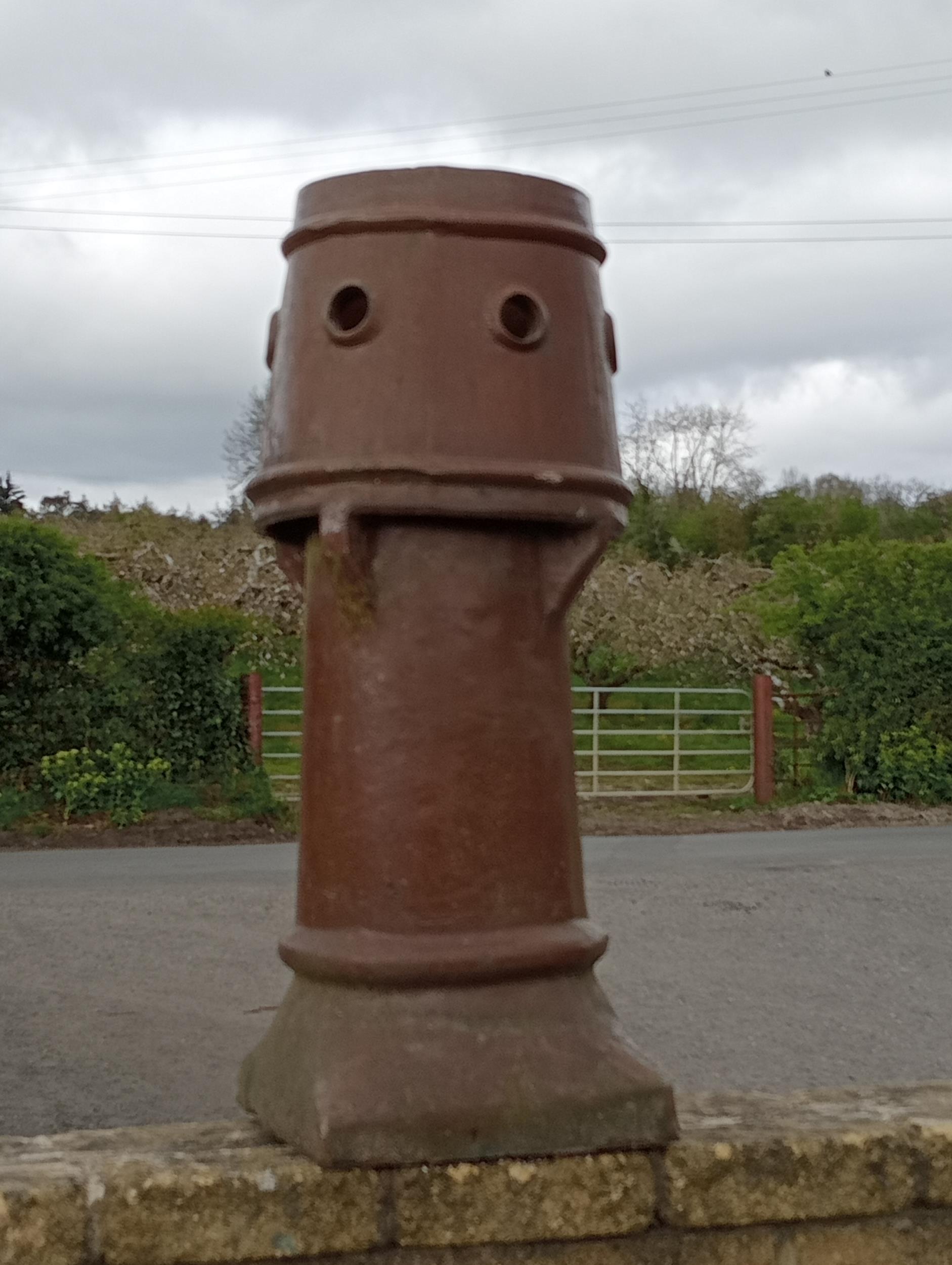 Pair of terracotta chimney pots {H 86cm x W 30cm x D 30cm }. (NOT AVAILABLE TO VIEW IN PERSON) - Image 2 of 2