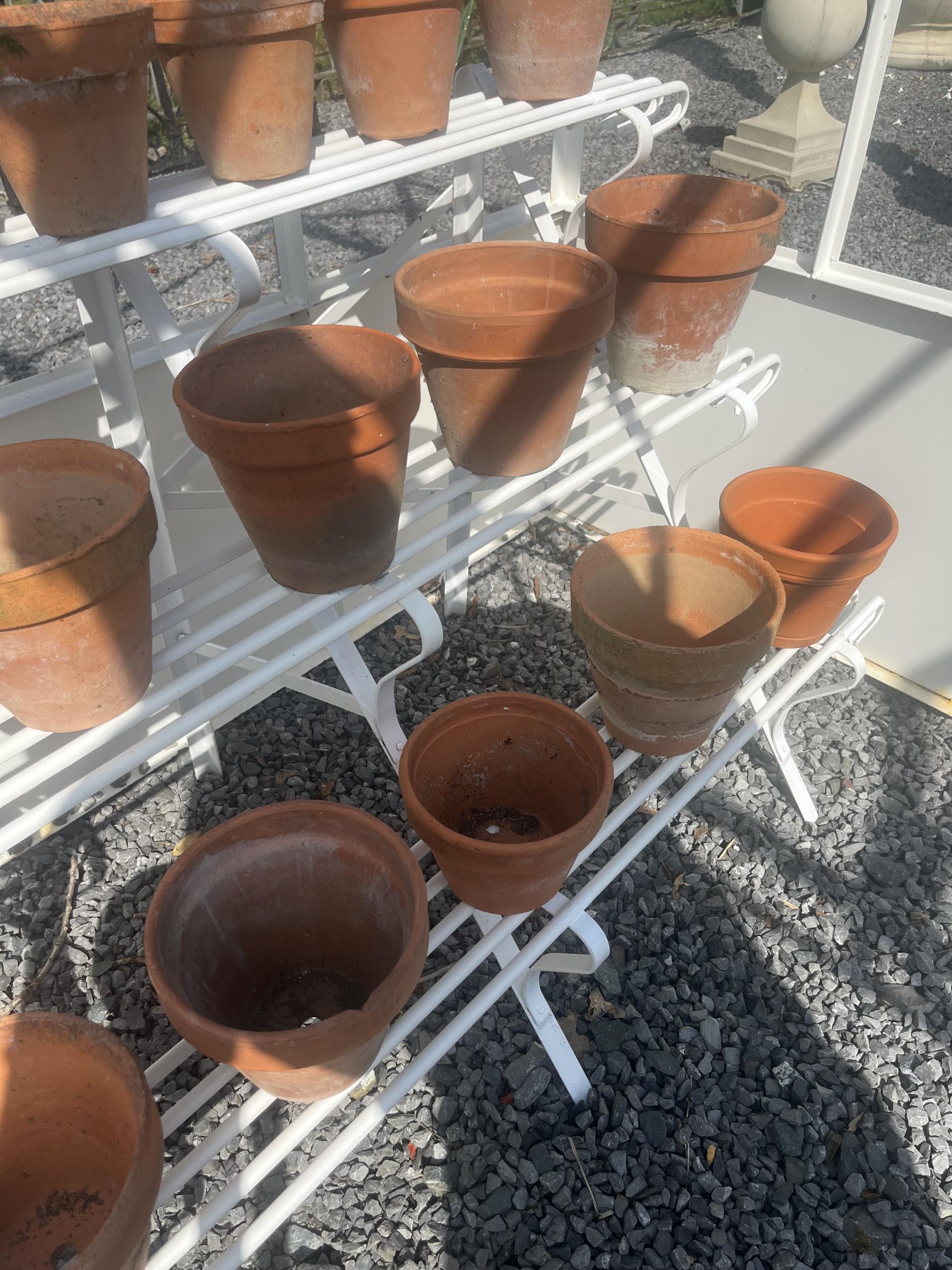 Collection of sixteen terracotta pots - Image 3 of 3