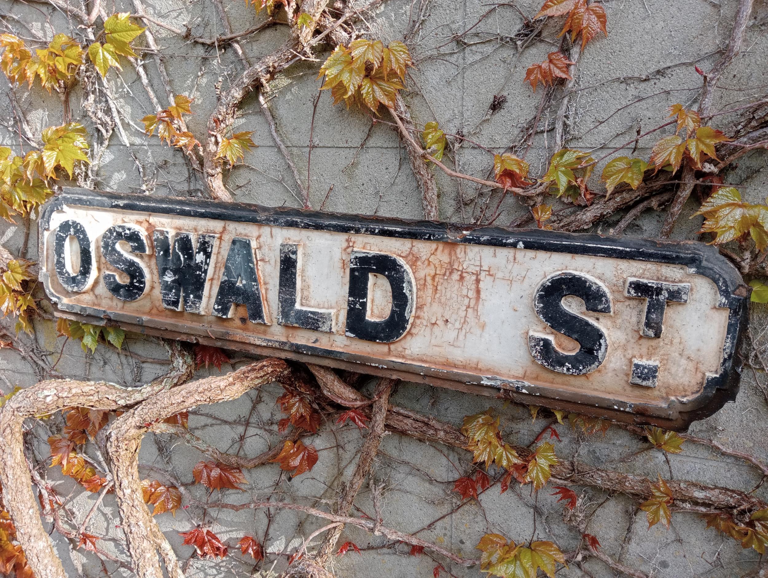 Cast iron Street sign Oswald St {H 18cm x W 85cm }. (NOT AVAILABLE TO VIEW IN PERSON) - Bild 2 aus 3