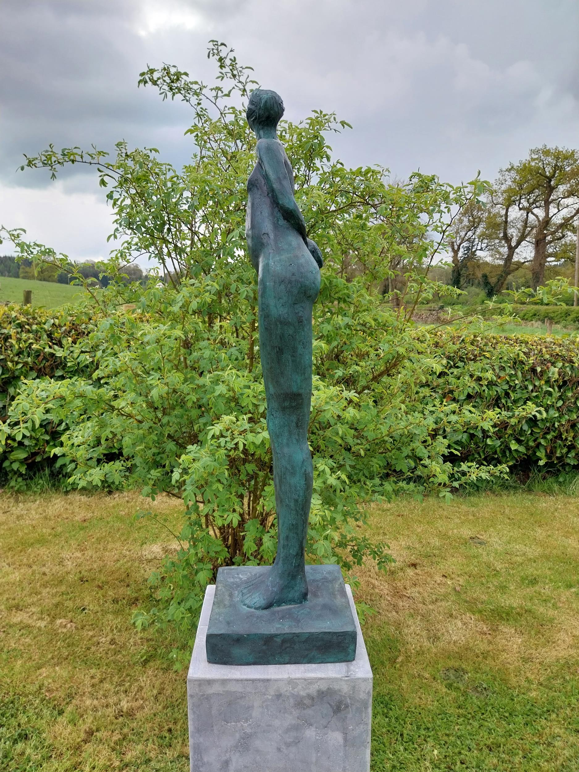 Exceptional quality contemporary bronze sculpture of a Lady with her head turned and arms folded - Image 9 of 12