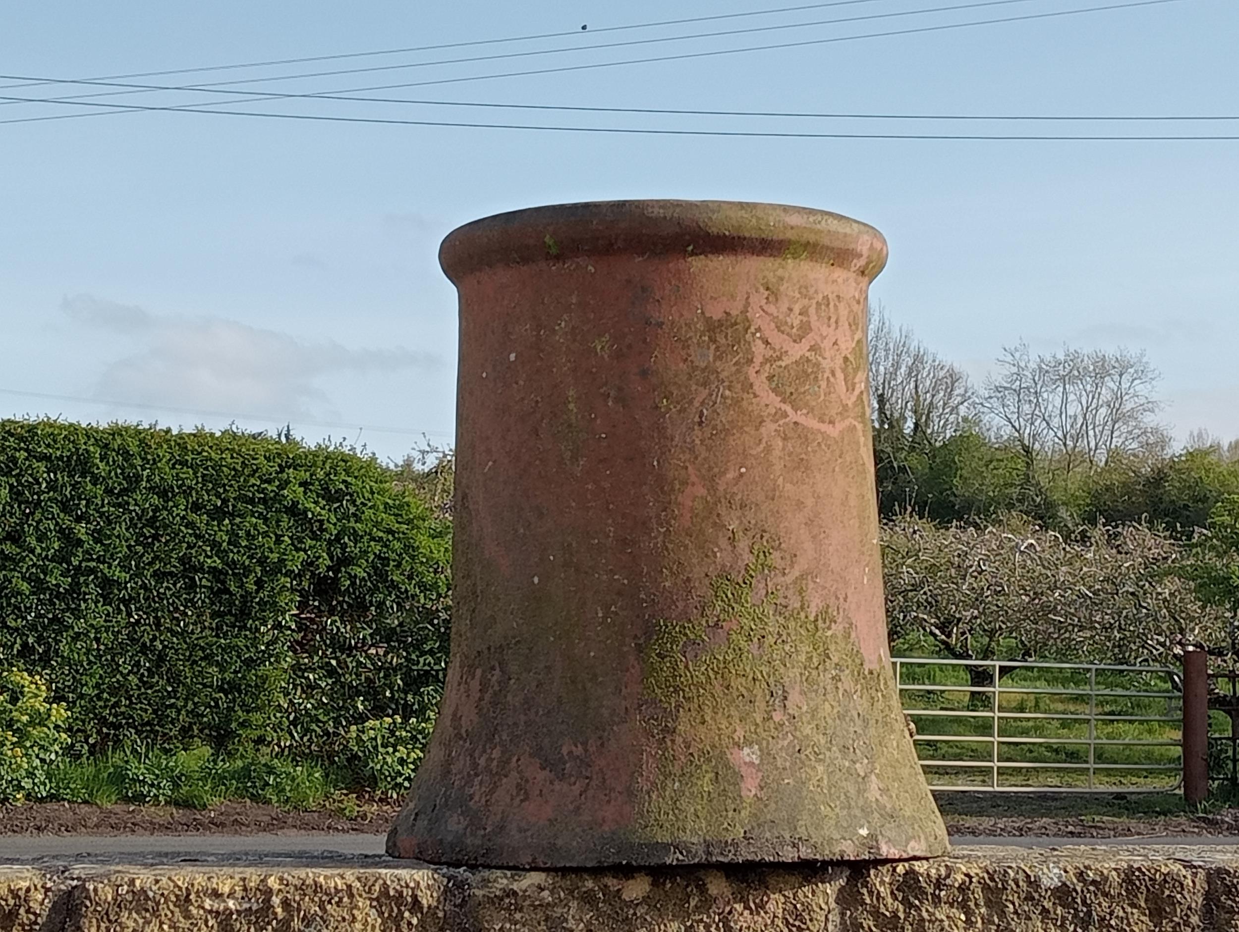 Pair of round terracotta chimney pots {H 38cm x Dia 30cm }. (NOT AVAILABLE TO VIEW IN PERSON) - Image 3 of 3