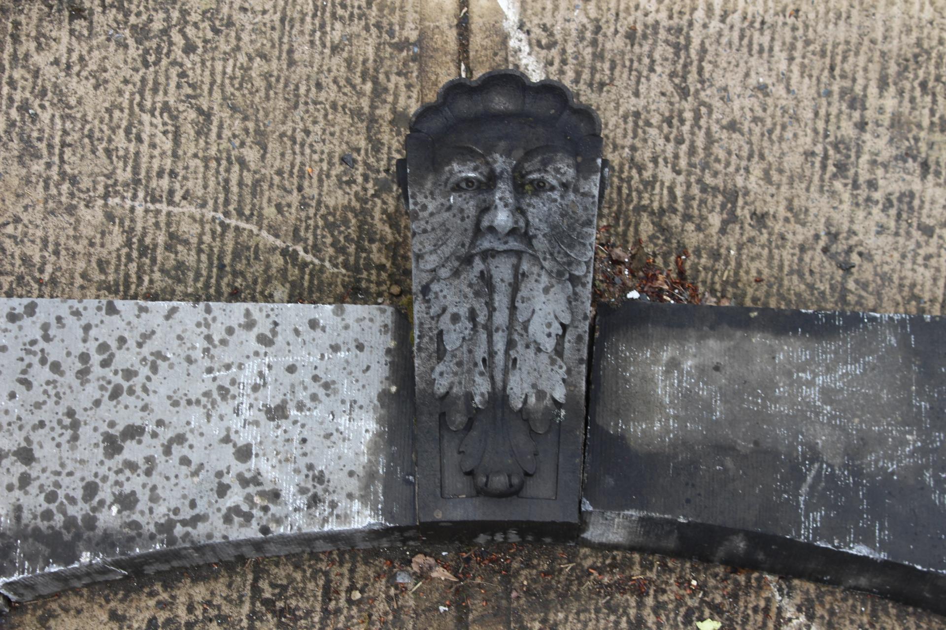 19th C. Kilkenny stone arch with carved face corbel {H 107cm x W 230cm x D 34cm }. (NOT AVAILABLE TO - Image 2 of 3