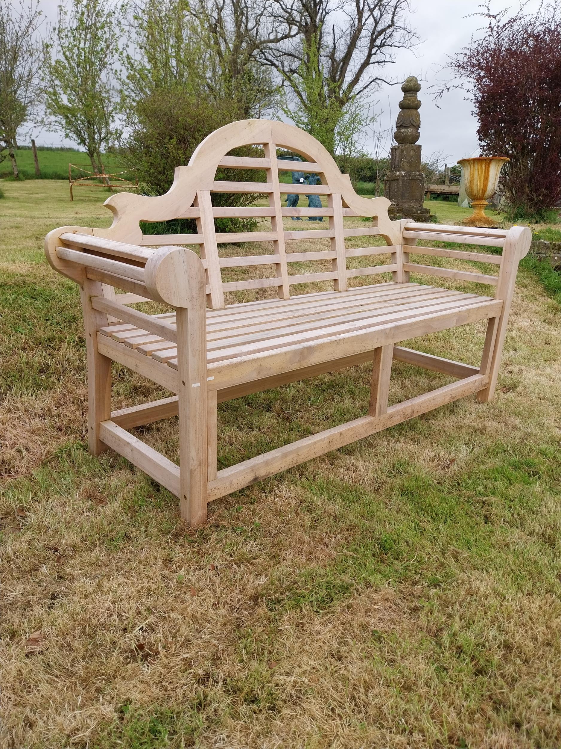 Good quality teak three seater Lutyens garden bench {106 cm H x 161 cm W x 57 cm D}. - Image 4 of 5