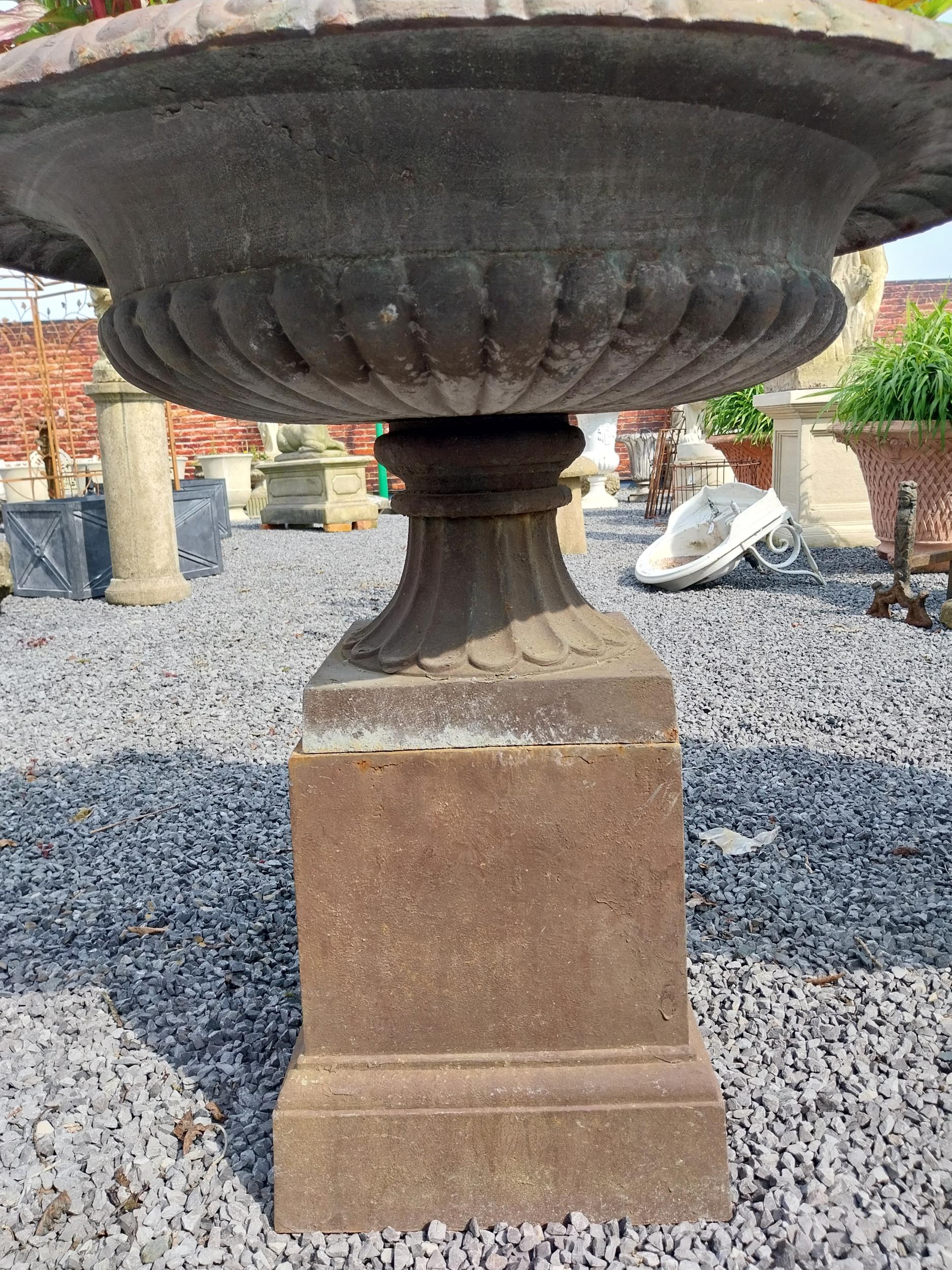 Pair of good quality cast iron urns raised on pedestals in the Georgian style {92 cm H x 100 cm - Image 3 of 6