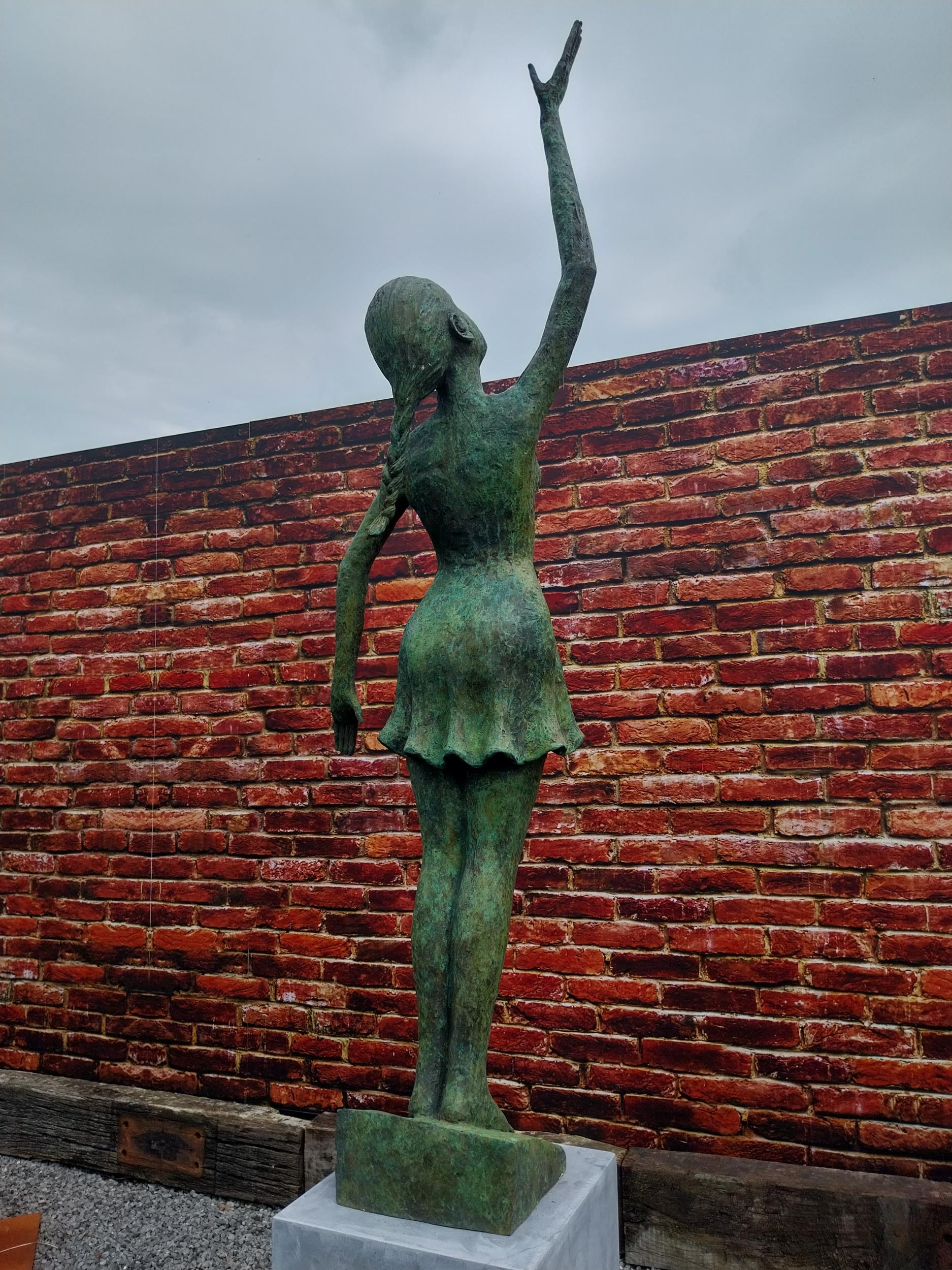Exceptional quality bronze contemporary sculpture of a Lady with raised arm on slate plinth {Overall - Image 7 of 10