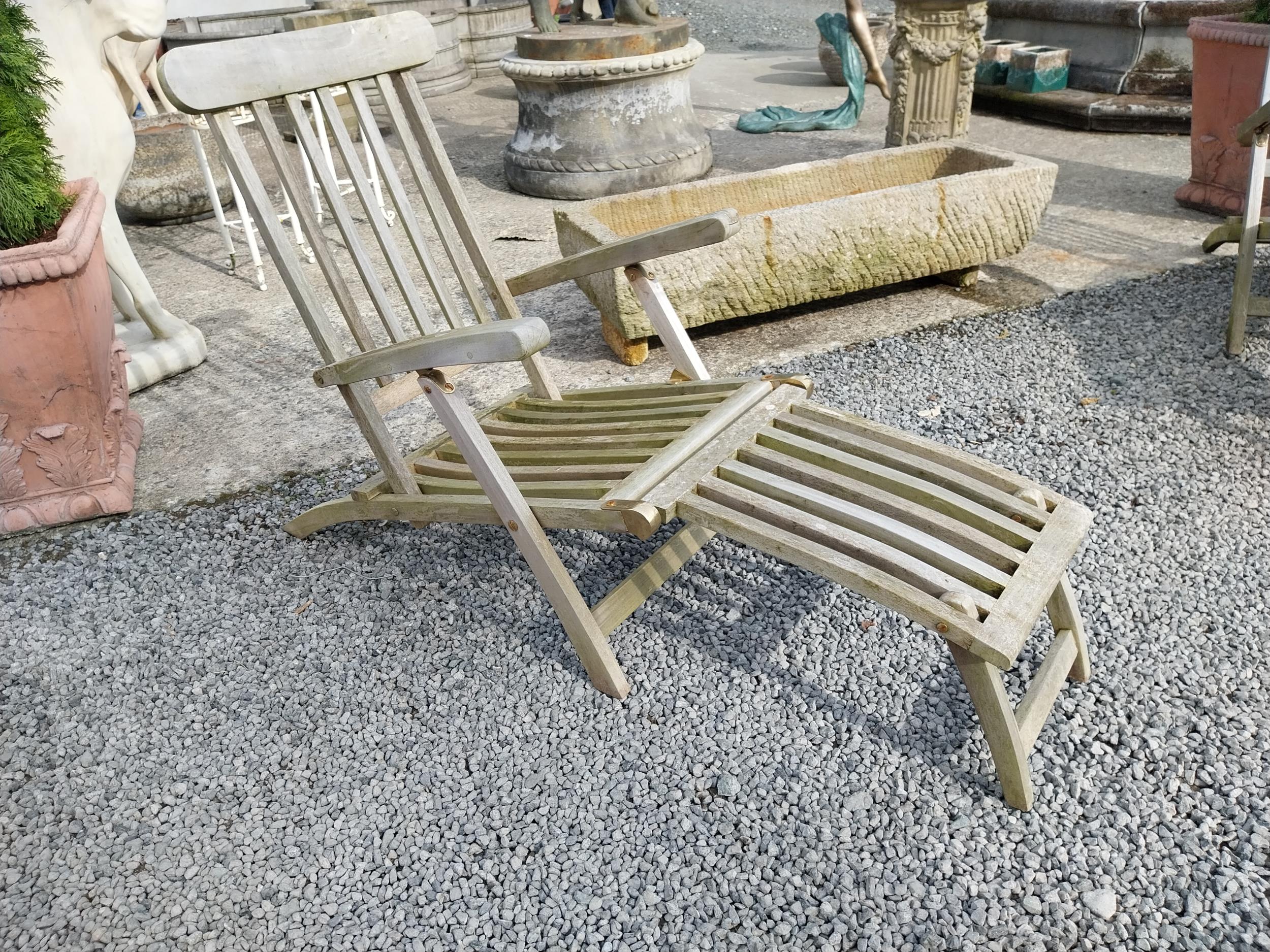 Pair of good quality teak and brass sun loungers {95 cm H x 61 cm W x 140 cm D}. - Image 5 of 5