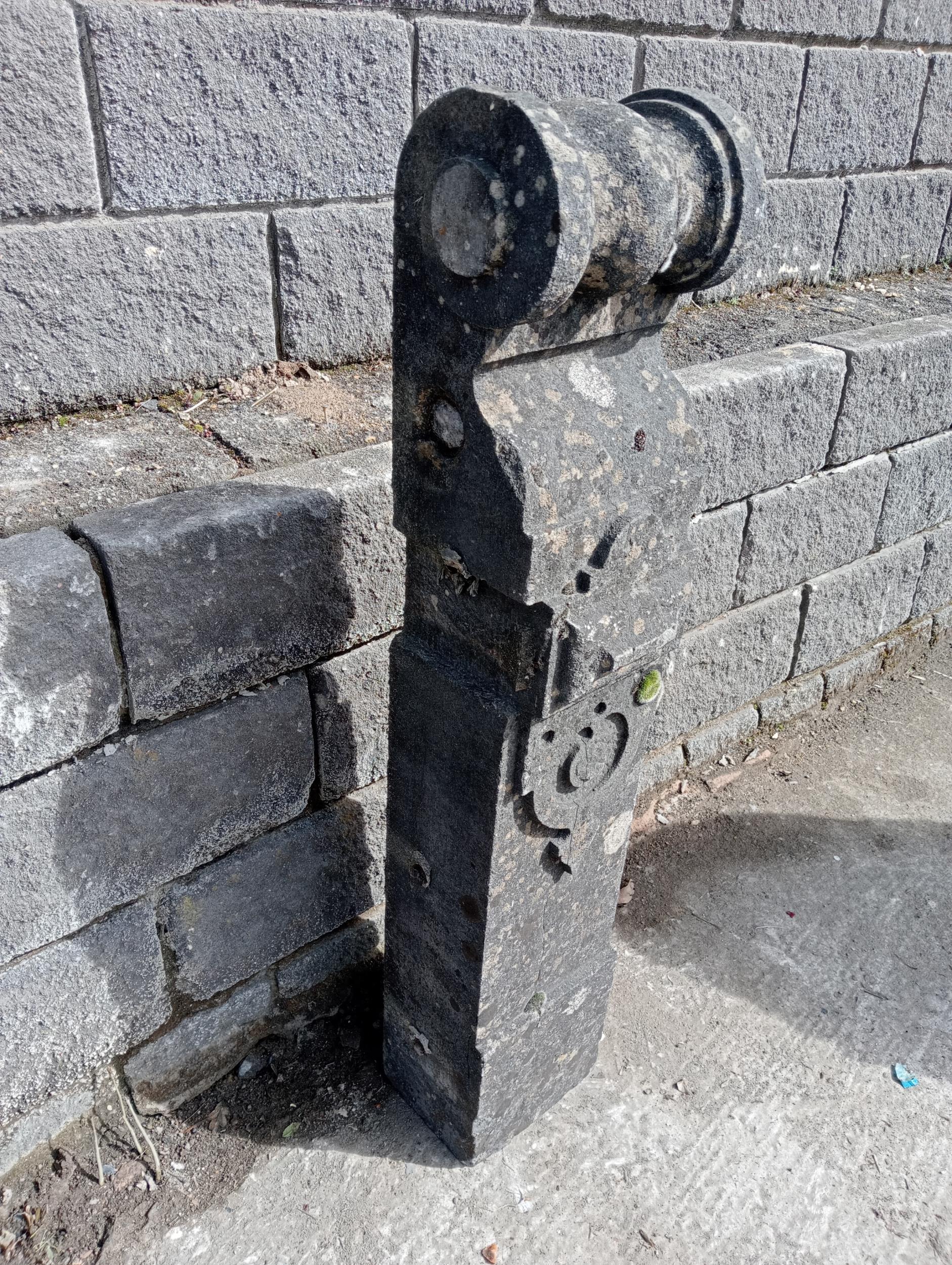 Stone gate post {H 125cm x W 23cm x D 19cm }. (NOT AVAILABLE TO VIEW IN PERSON) - Image 3 of 4