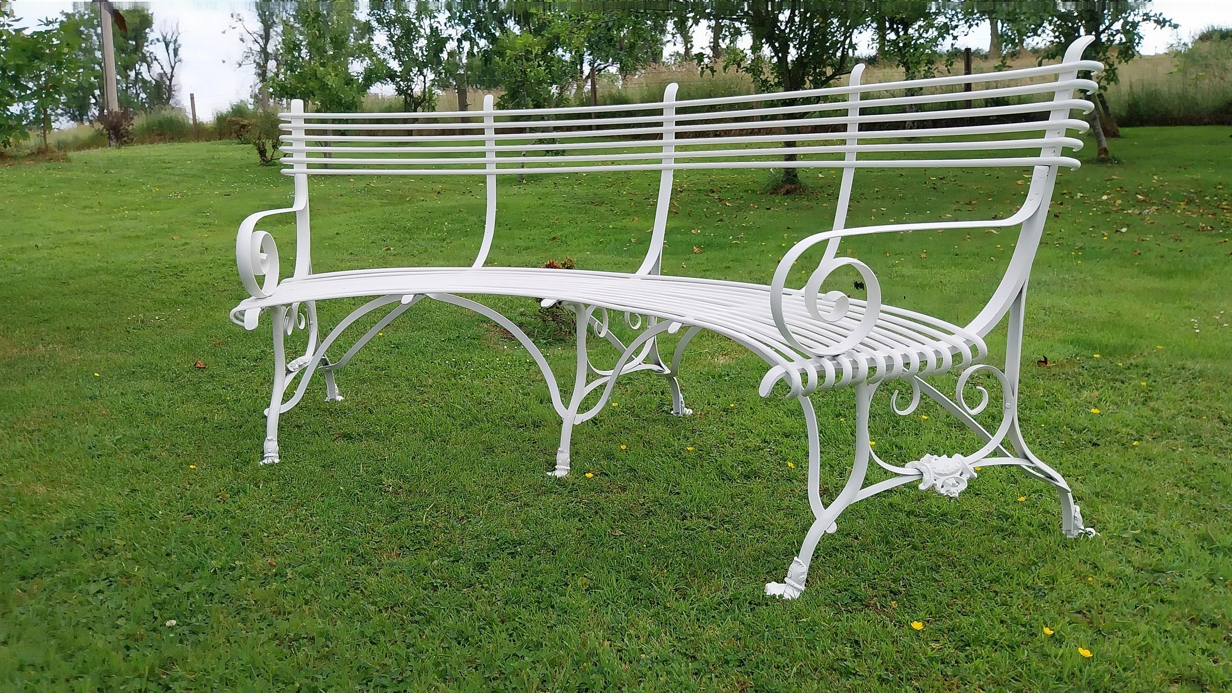 Exceptional quality hand forged wrought iron Arras style curved conversation seat {90 cm H x 200 - Image 2 of 5