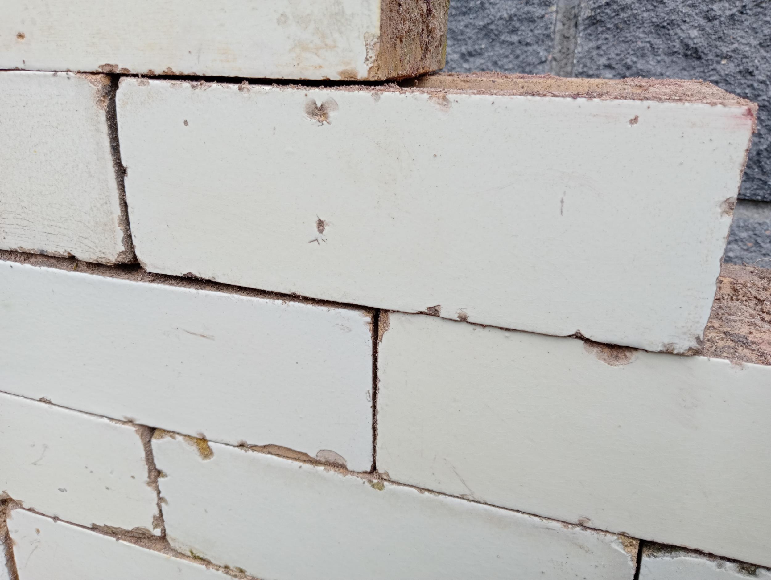 Collection of one hundred white glazed bricks {H 8cm x W 23cm x D 11cm }. - Image 3 of 4