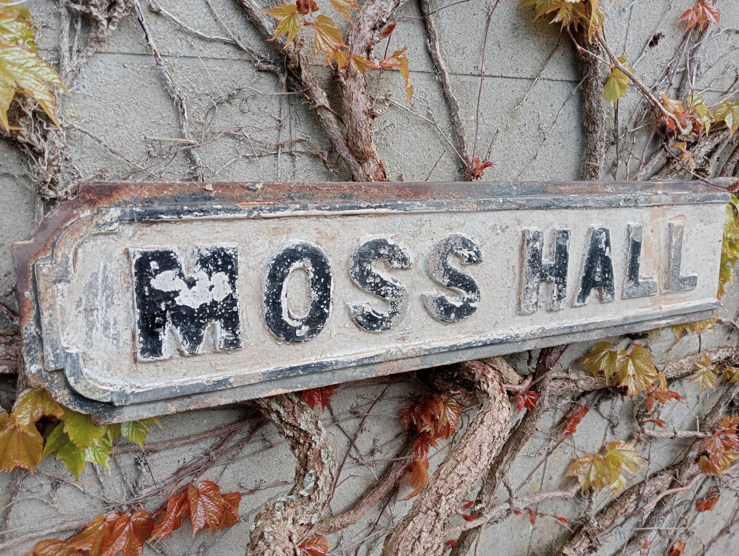 Cast iron Street sign Moss Hall {H 16cm x W 68cm }. (NOT AVAILABLE TO VIEW IN PERSON) - Bild 2 aus 2