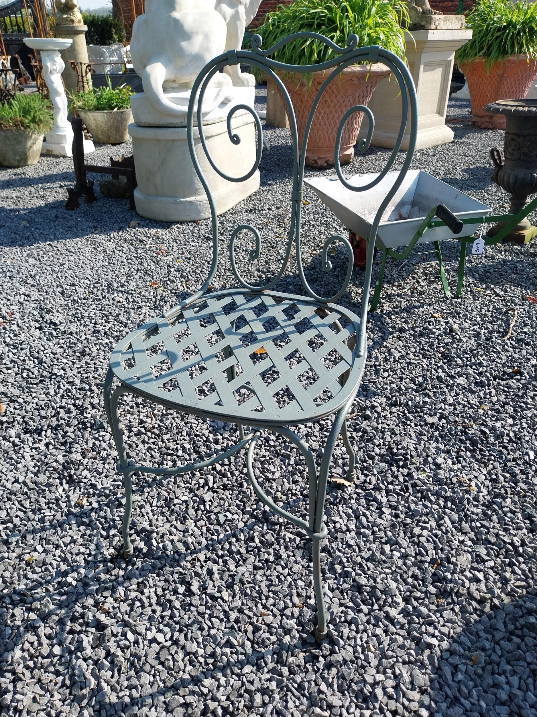 Cast iron garden table with marble top and eight good quality wrought iron garden chairs {Tbl. 75 cm - Image 4 of 6