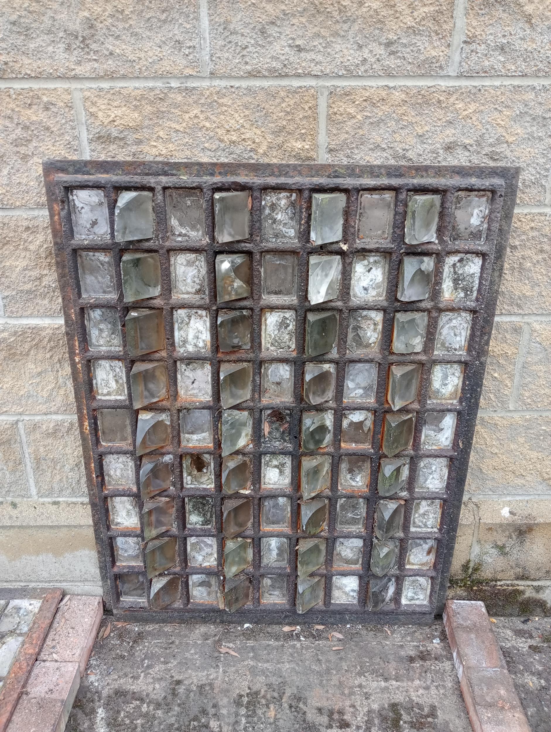 Cast iron pavement light from Farringdon road London {H 4 x 87 x 112}. (NOT AVAILABLE TO VIEW IN - Image 4 of 6