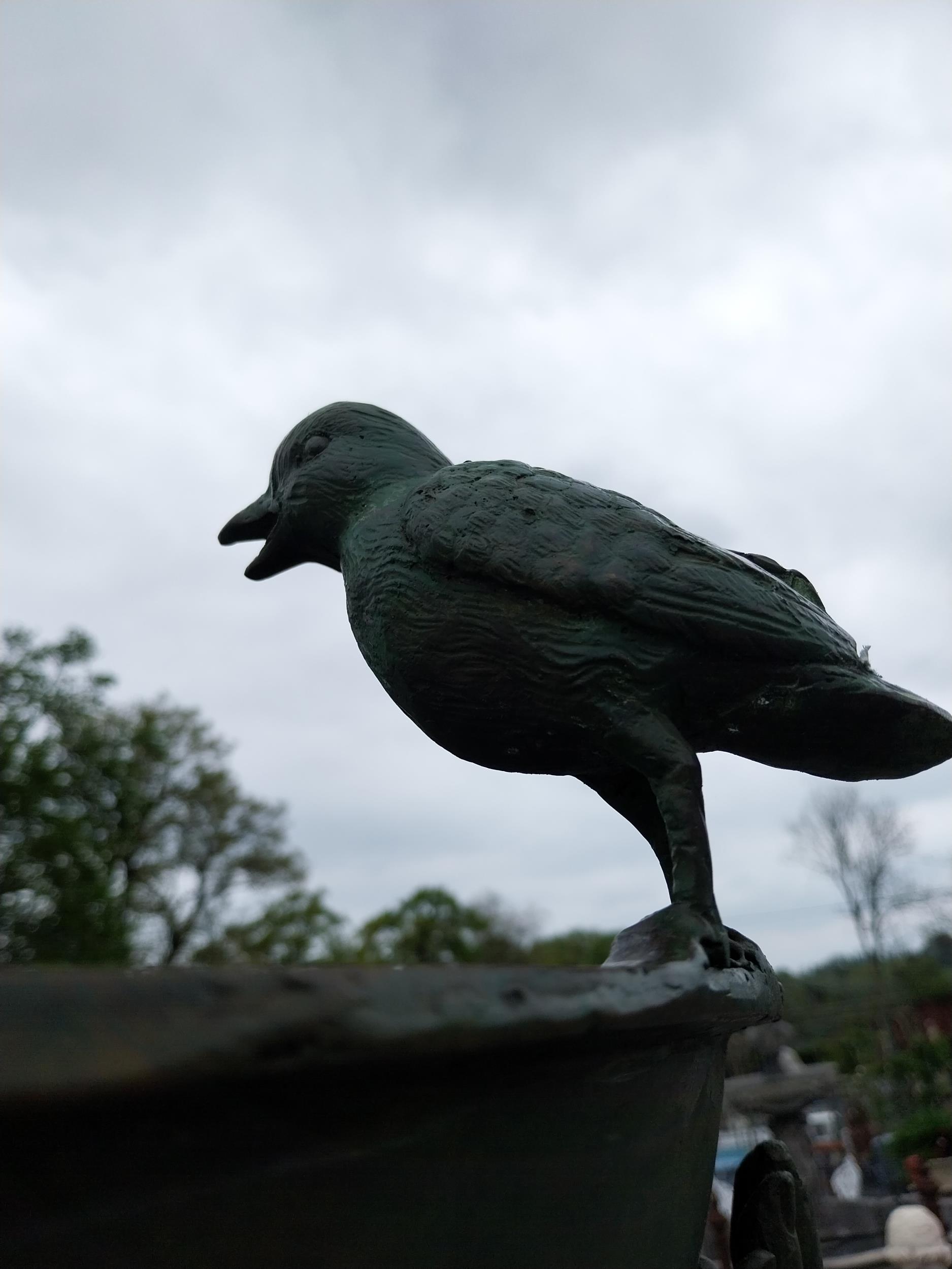 Exceptional quality bronze water feature or bird bath depicting an Art Deco lady raised on slate - Image 8 of 12