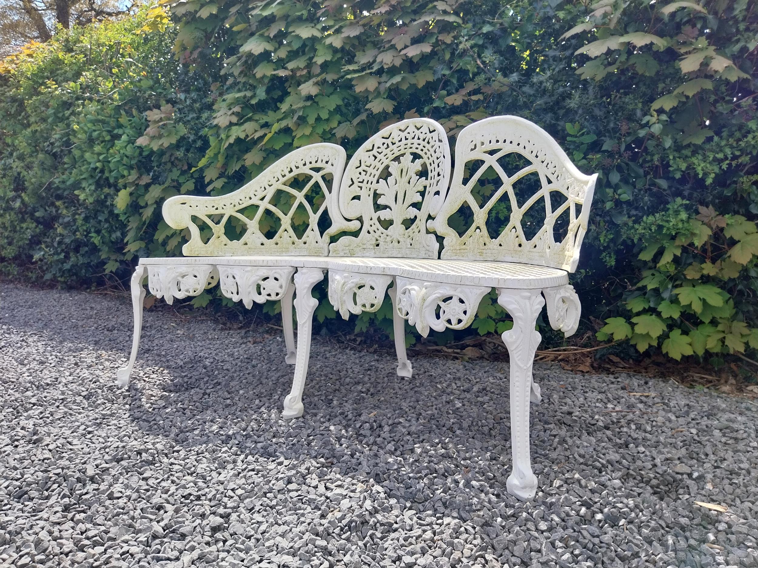 Cast aluminium three seater garden bench in the Coalbrookdale style {82 cm H x 133 cm W x 44 cm - Image 4 of 8