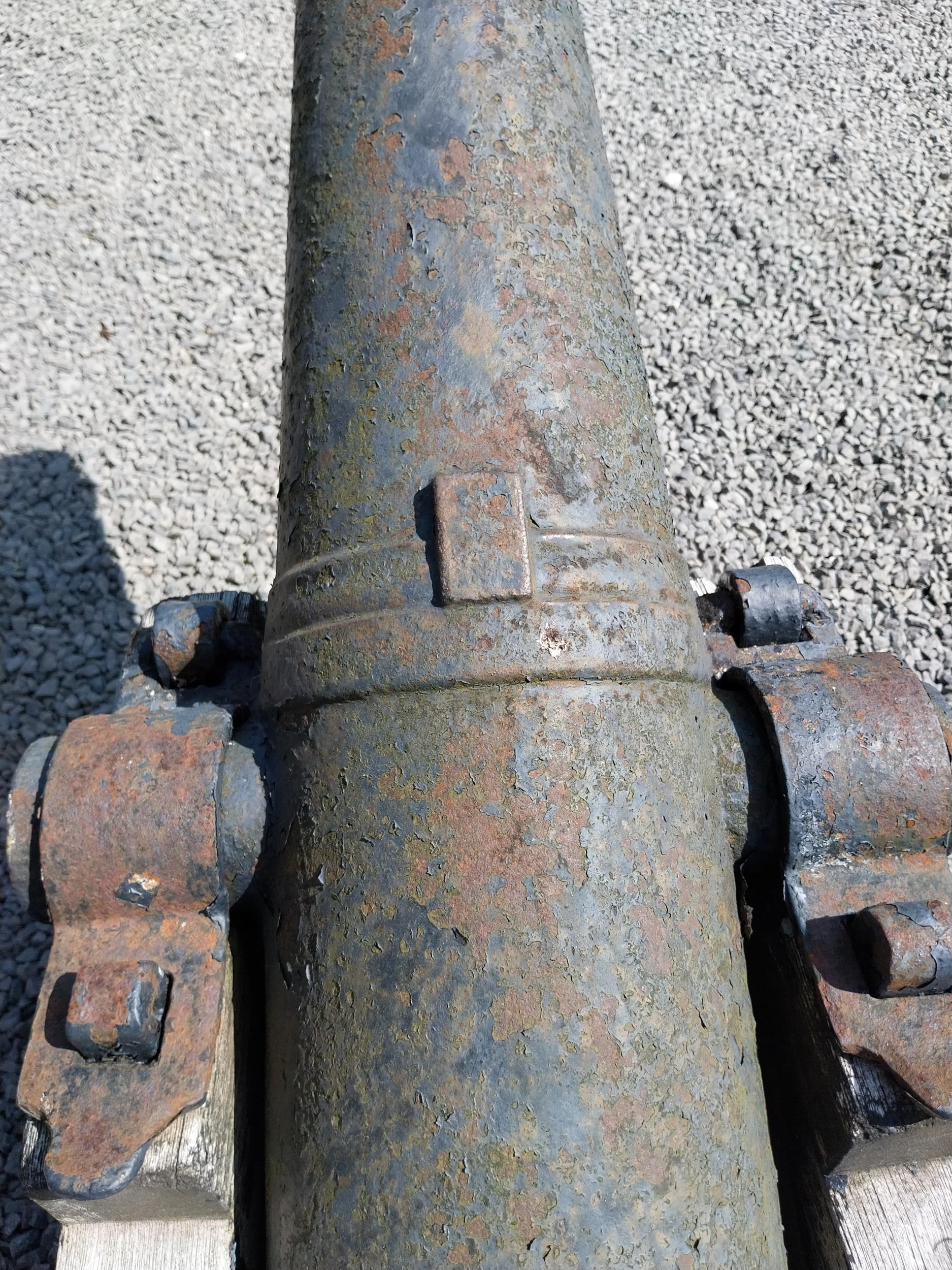 Rare 19th C. deck cannon by Falkirk on original stand {80 cm H x 64 cm W x 124 cm D}. - Bild 5 aus 6