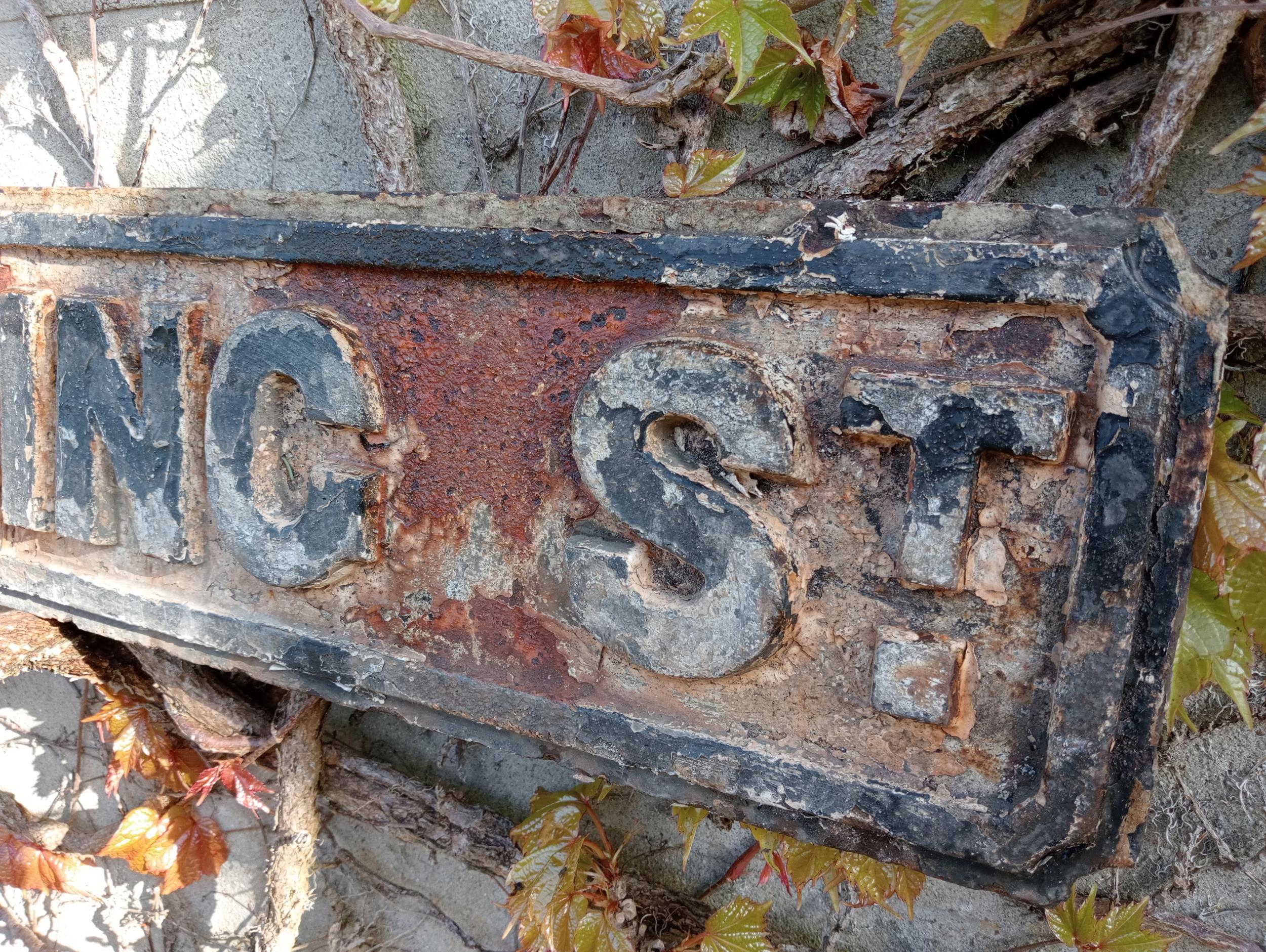 Cast iron Street sign Harling St {H 18cm x W 79cm }. (NOT AVAILABLE TO VIEW IN PERSON) - Image 2 of 3