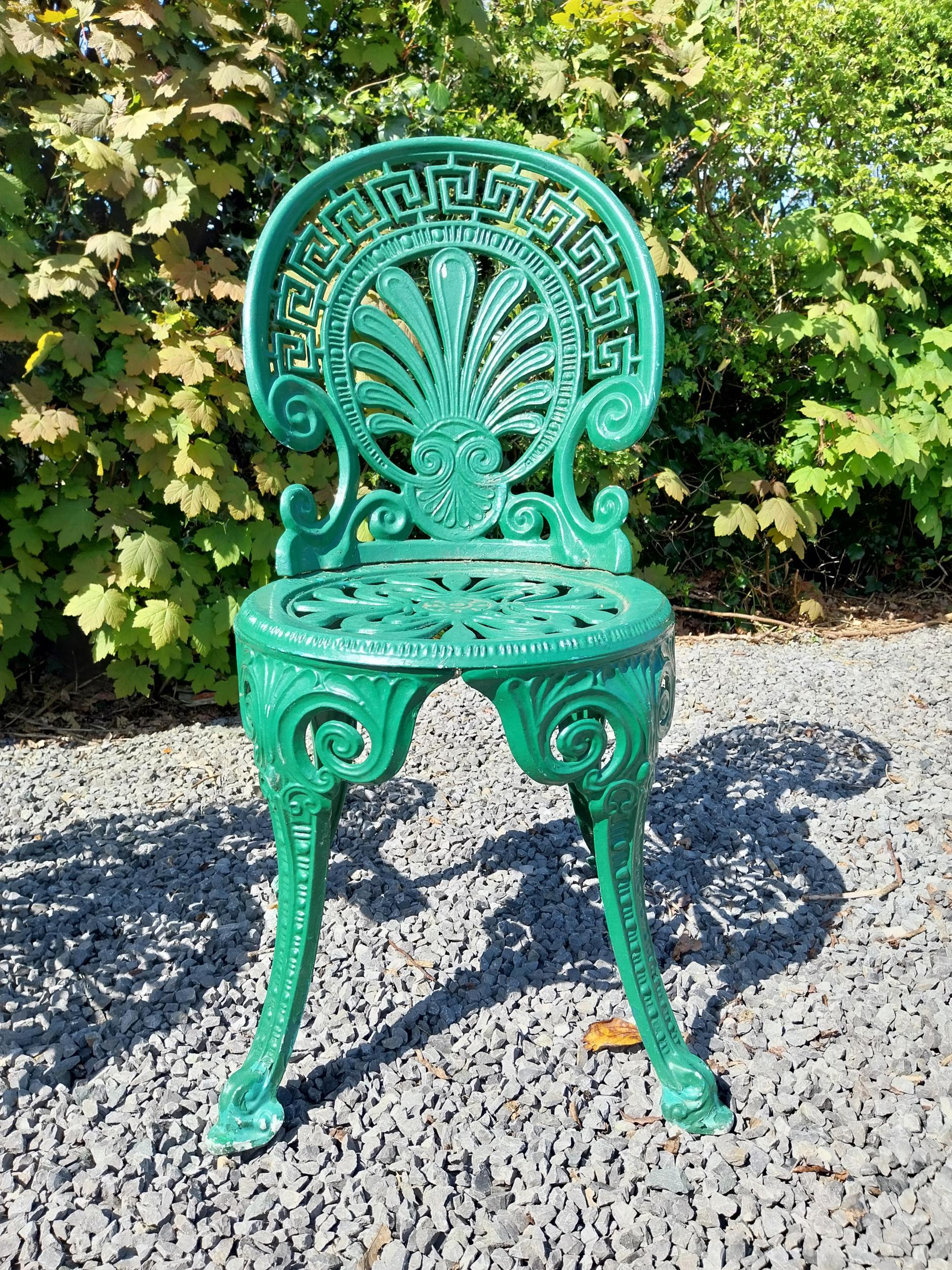 Decorative painted aluminium garden bench and two matching chairs in the Coalbrookdale style { - Image 3 of 10