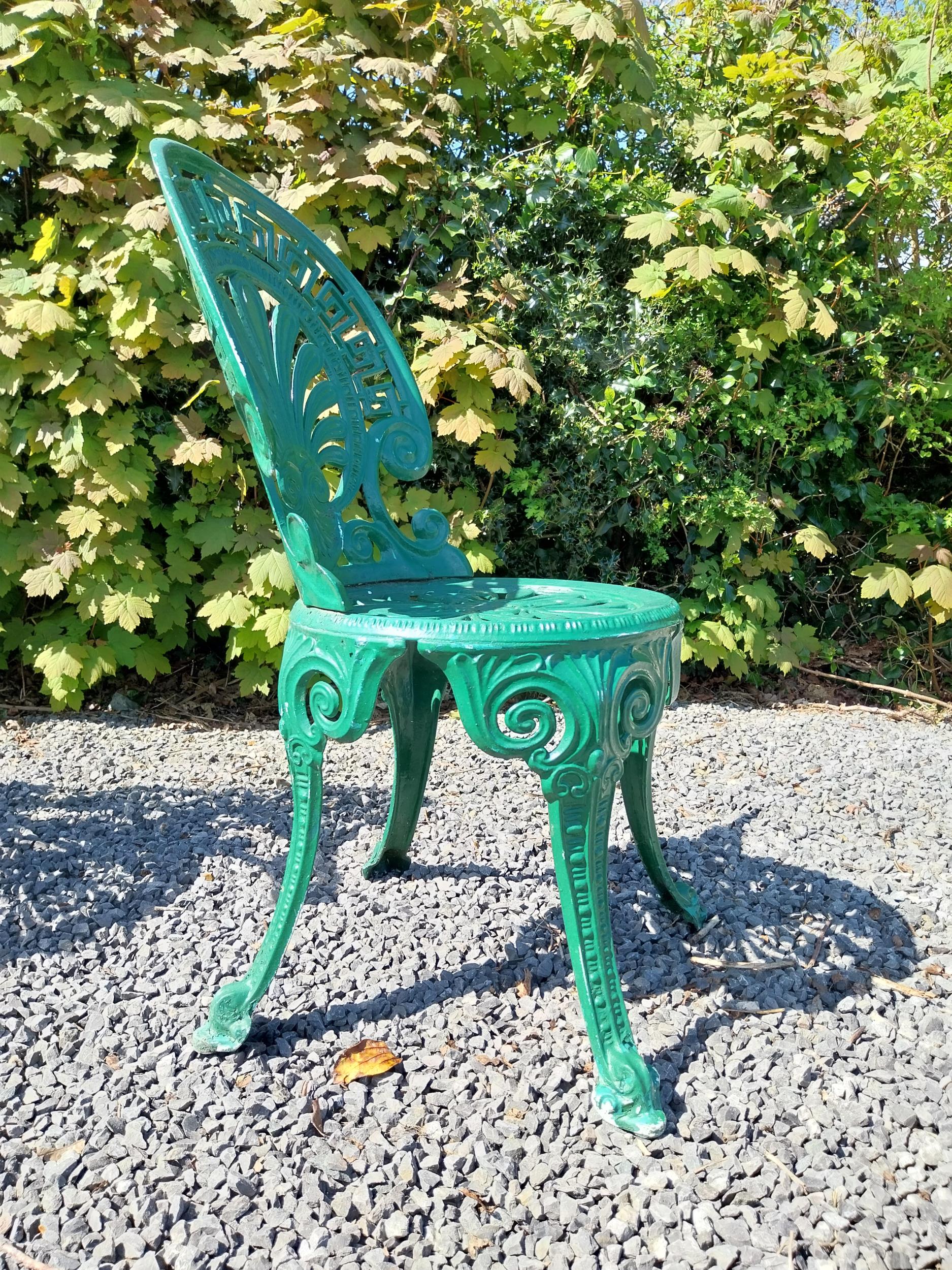 Decorative painted aluminium garden bench and two matching chairs in the Coalbrookdale style { - Image 6 of 10