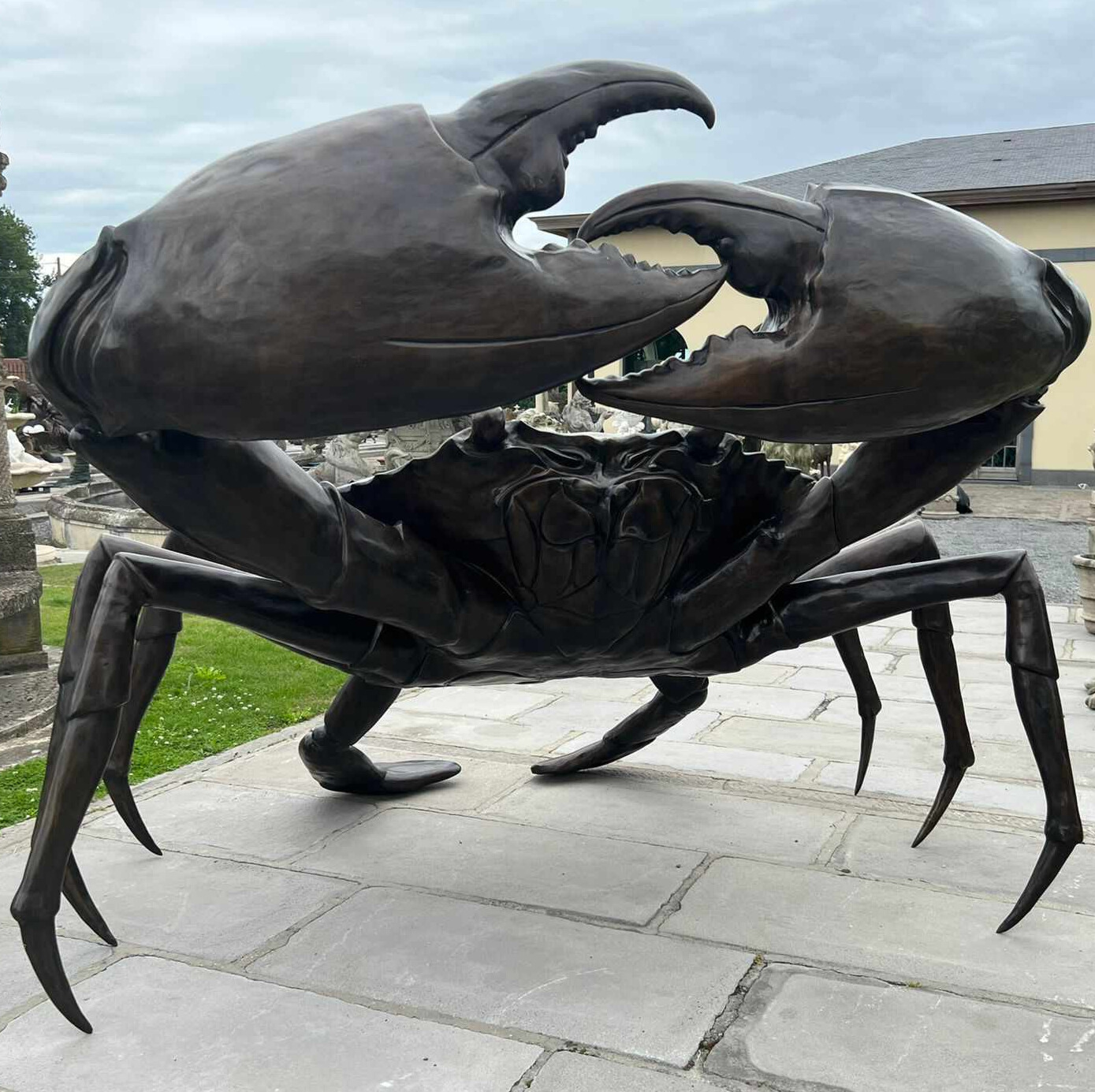 Exceptional quality over-sized statue of a Crab.