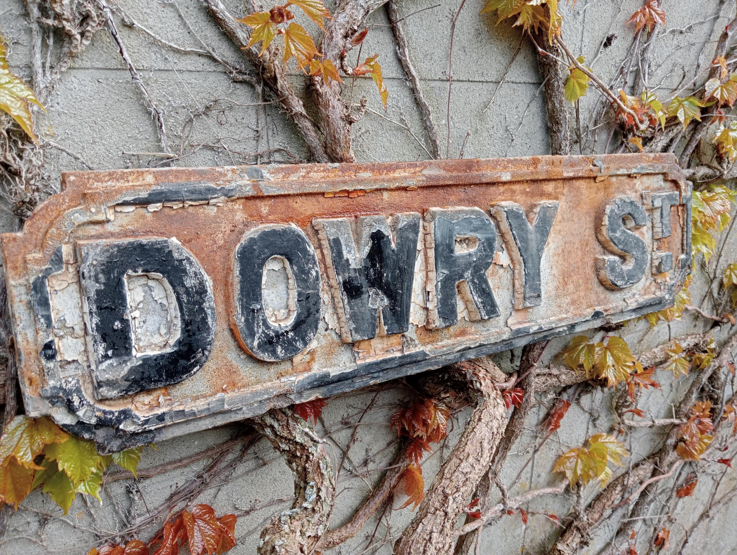 Cast iron Street sign Dowry St {H 18cm x W 69cm}. (NOT AVAILABLE TO VIEW IN PERSON) - Image 2 of 2