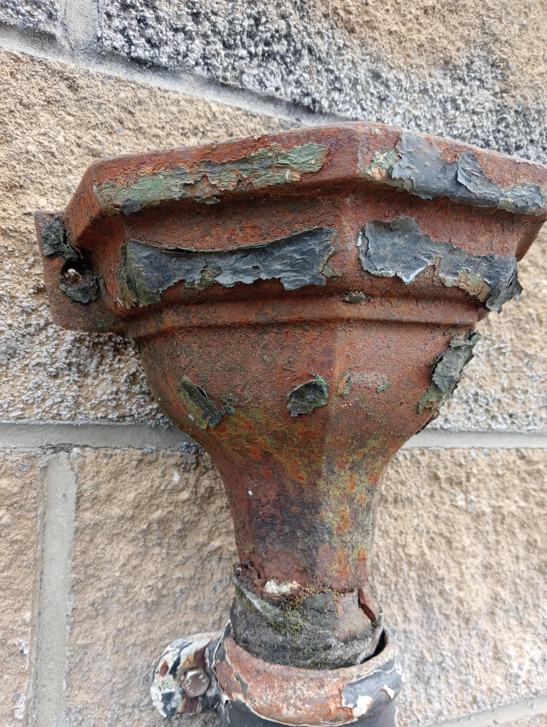 Cast iron hopper {H 30cm x W 30cm x D 16cm }. (NOT AVAILABLE TO VIEW IN PERSON) - Image 3 of 3