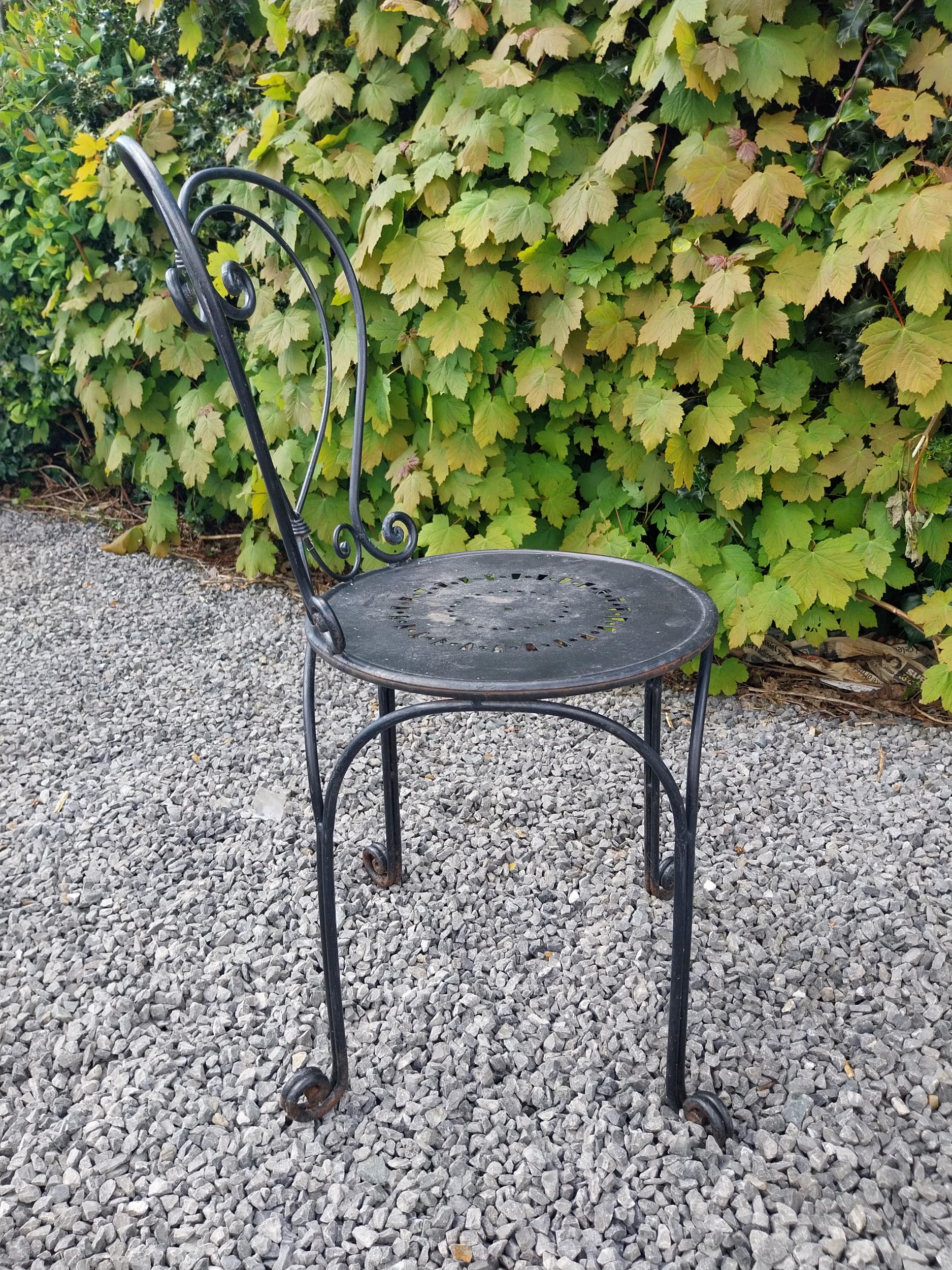 Wrought iron garden table with three matching chairs {Tbl. 65 cm H x 65 cm Dia. and Chairs 82 cm H x - Image 11 of 11